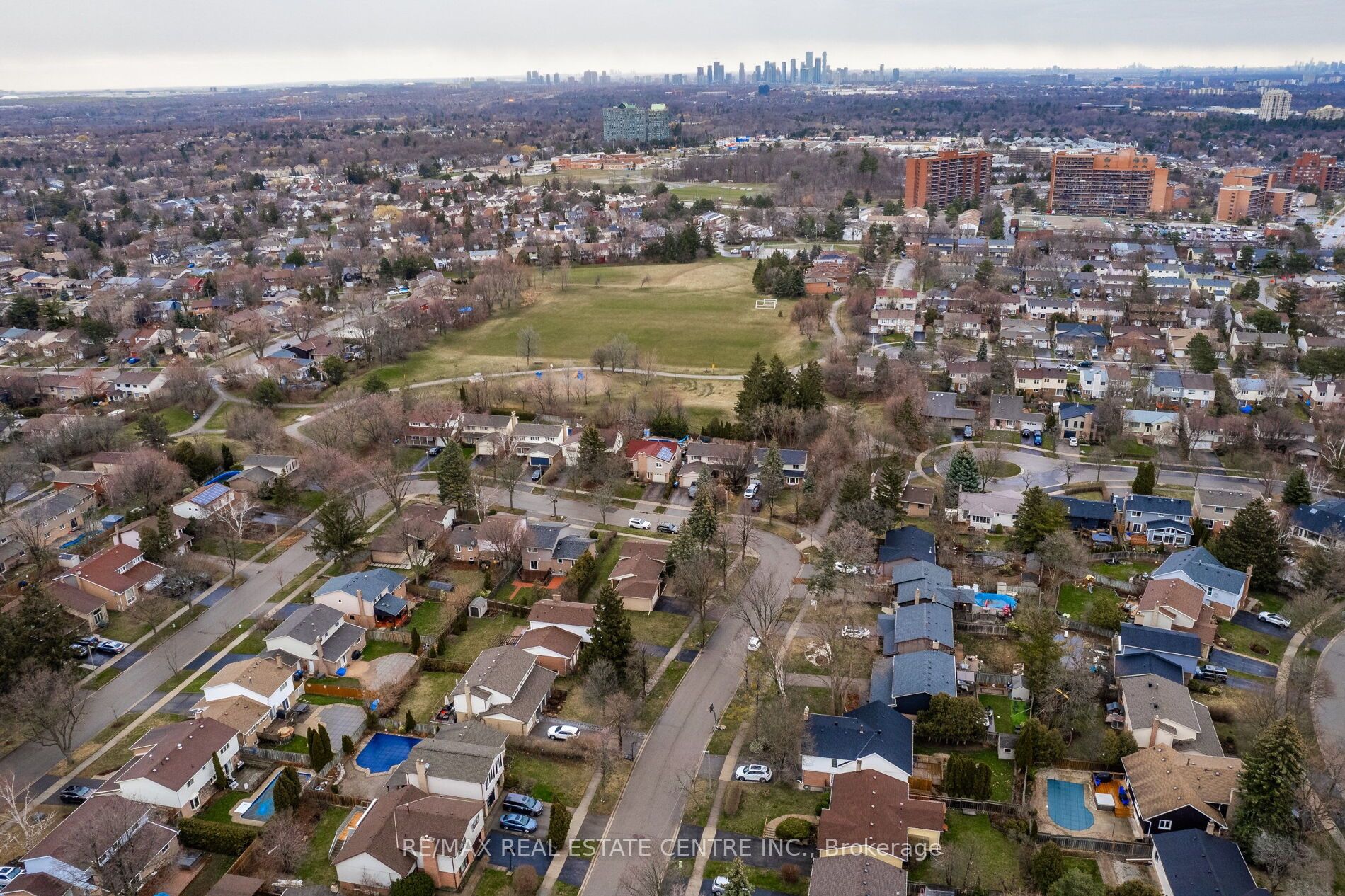 2551 Oak Row Cres