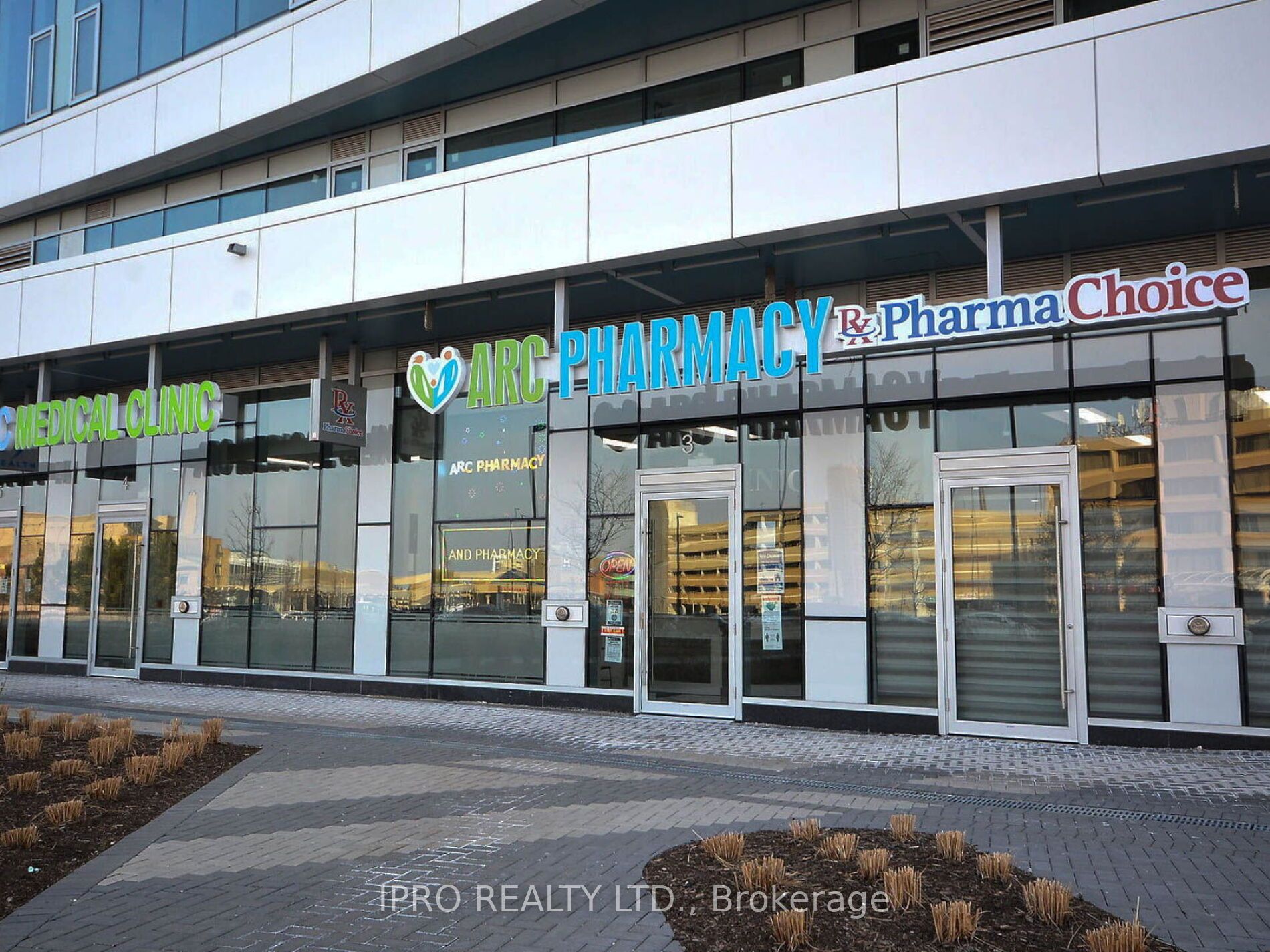 2520 Eglinton Ave W, #902