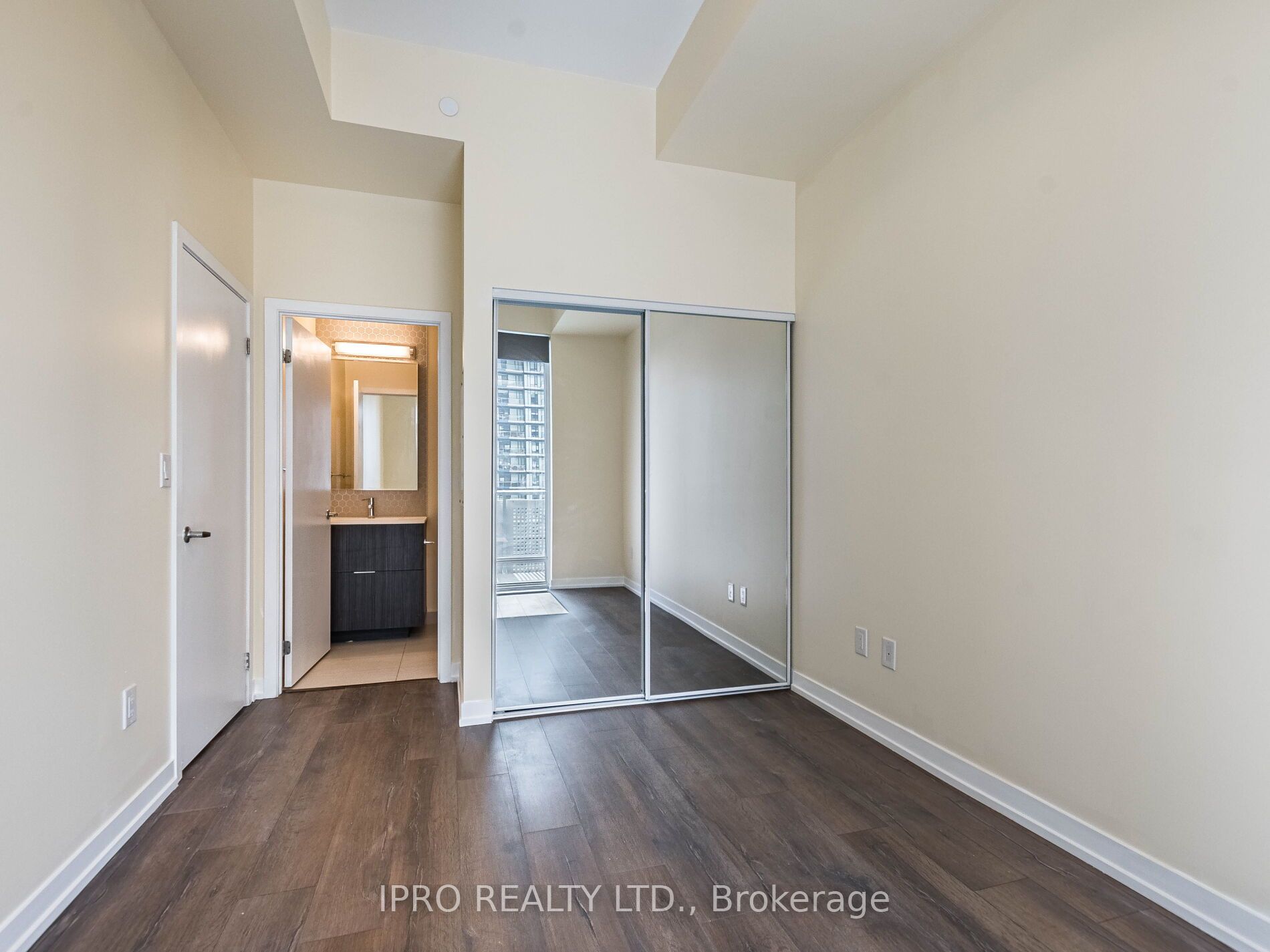 2520 Eglinton Ave W, #902