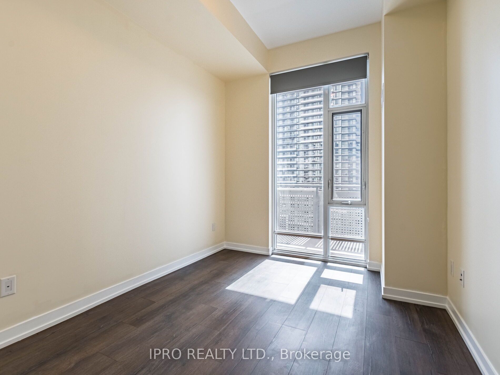 2520 Eglinton Ave W, #902