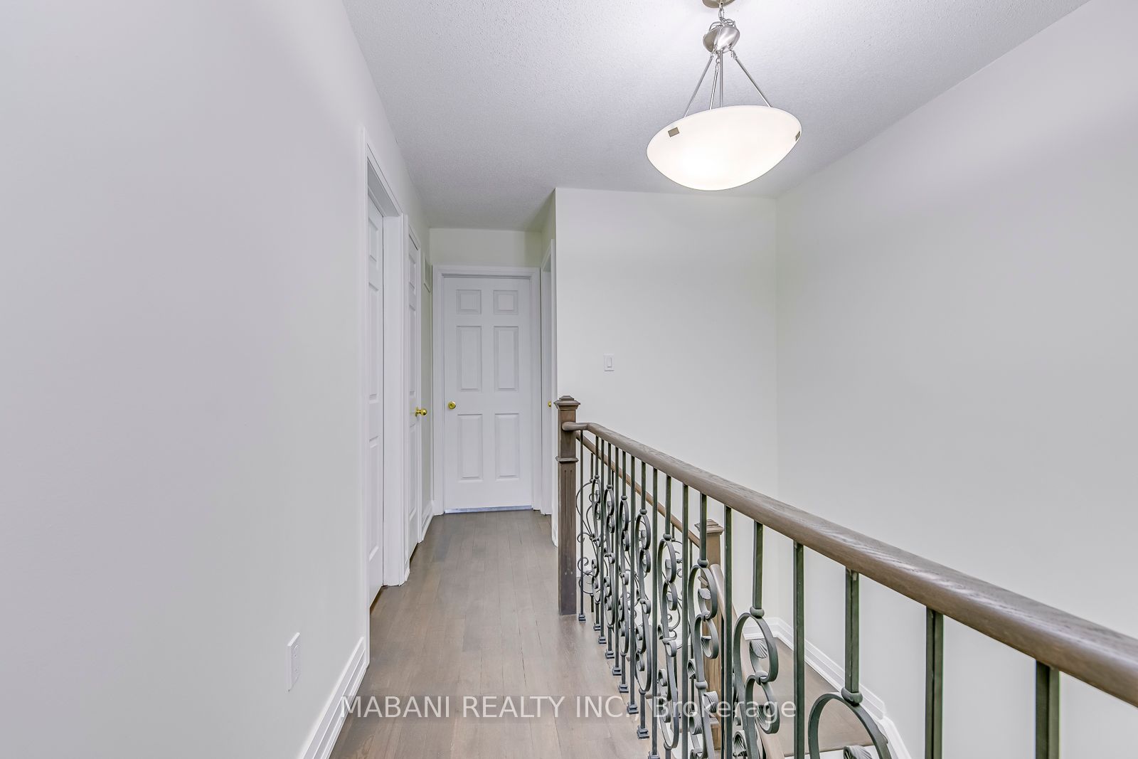 7227 Sandhurst Dr
