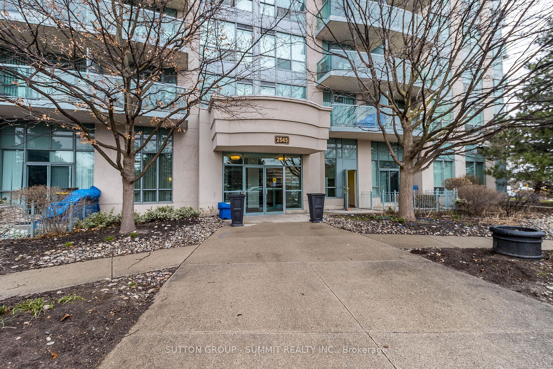 2545 Erin Centre Blvd, #413