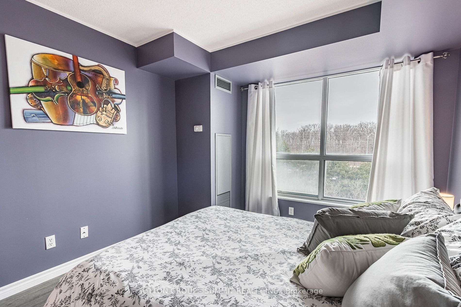 2545 Erin Centre Blvd, #413