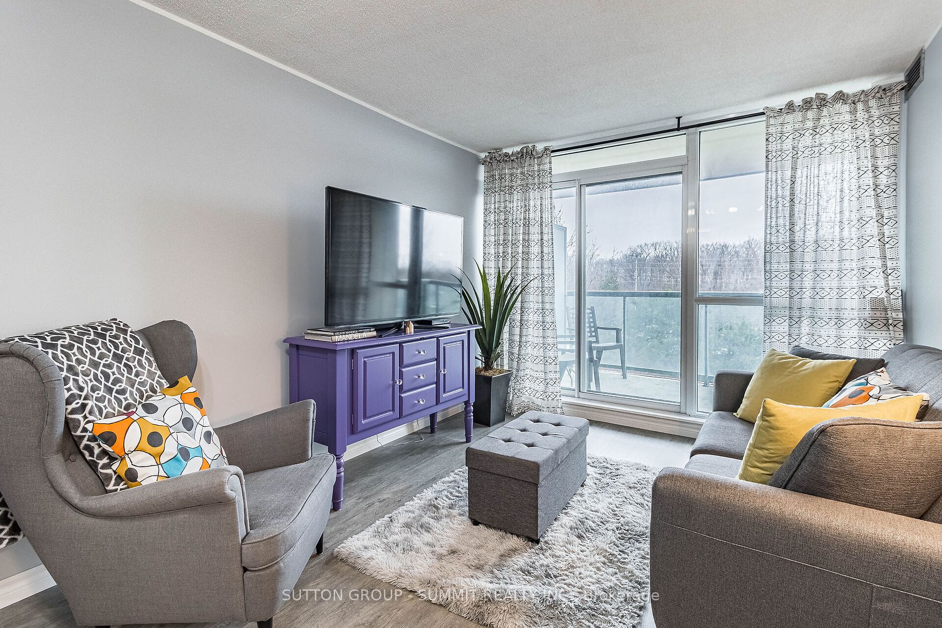 2545 Erin Centre Blvd, #413
