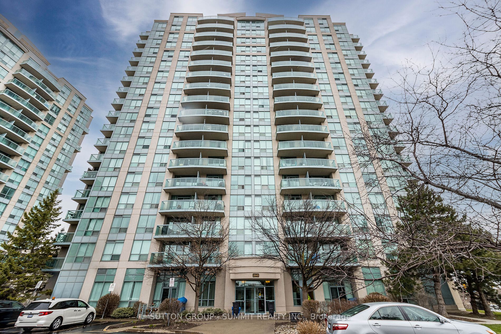 2545 Erin Centre Blvd, #413