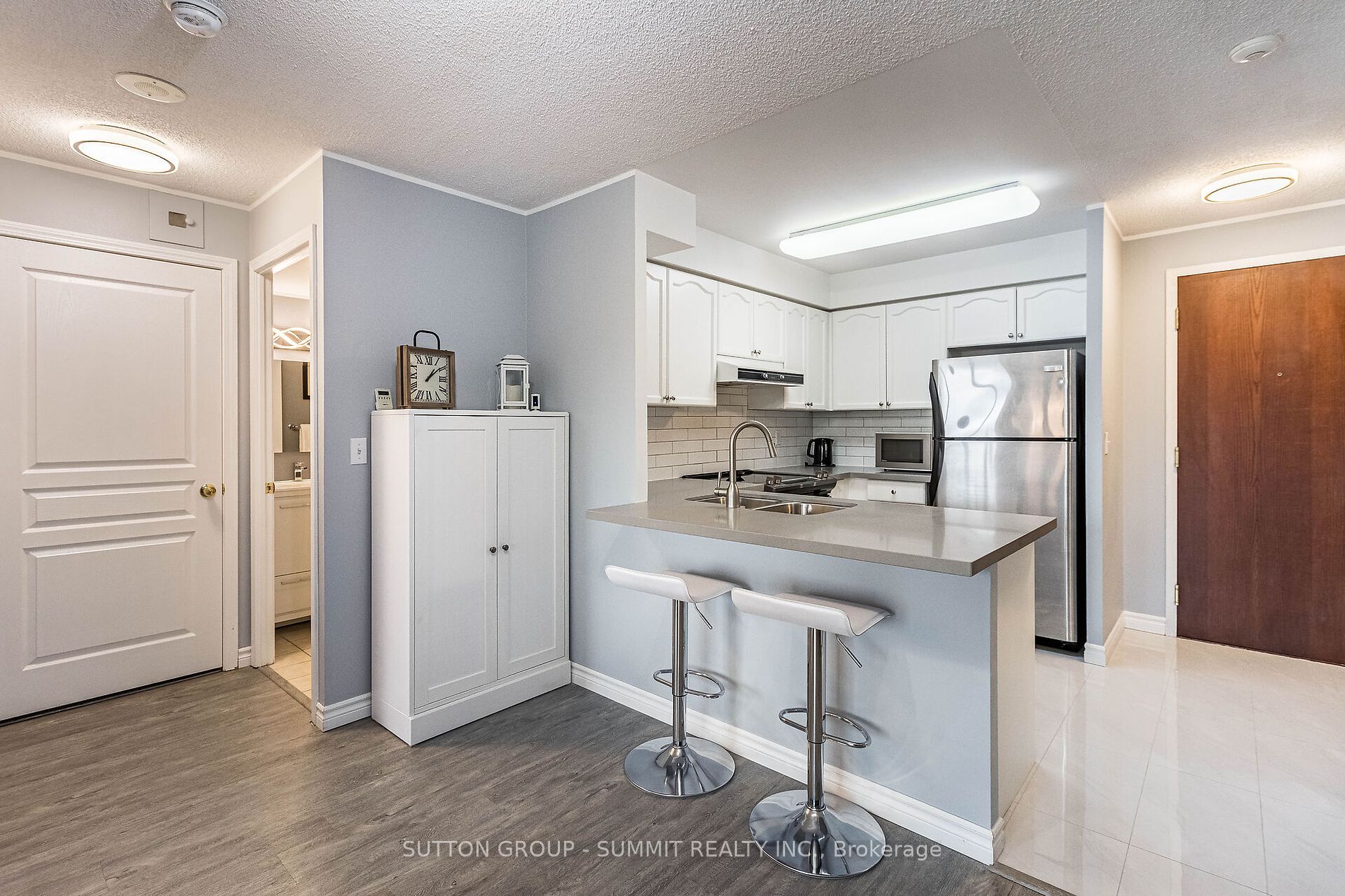 2545 Erin Centre Blvd, #413