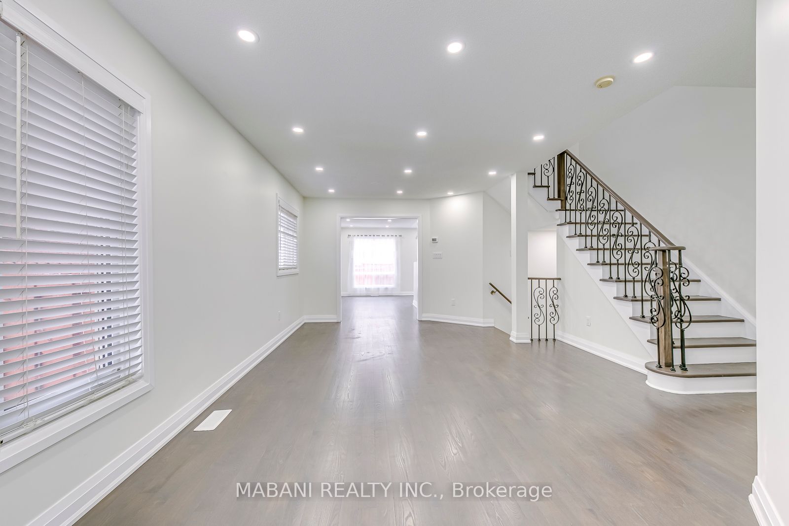 7227 Sandhurst Dr