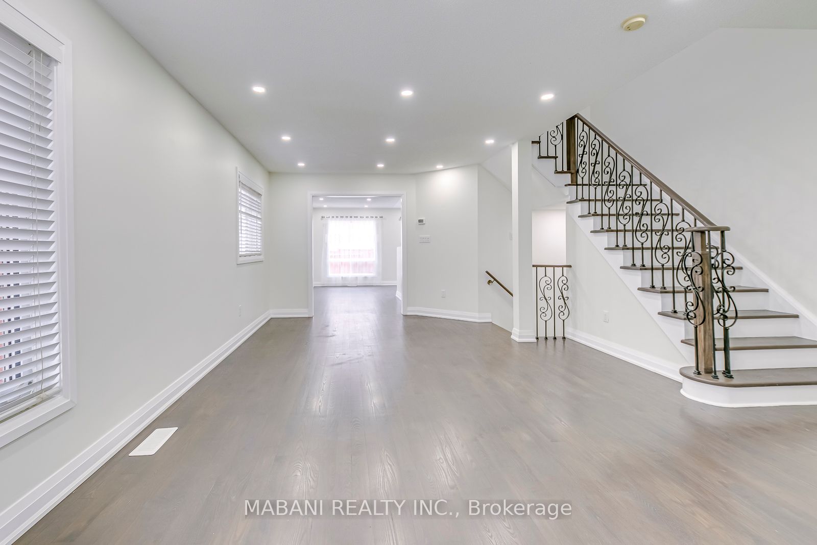 7227 Sandhurst Dr