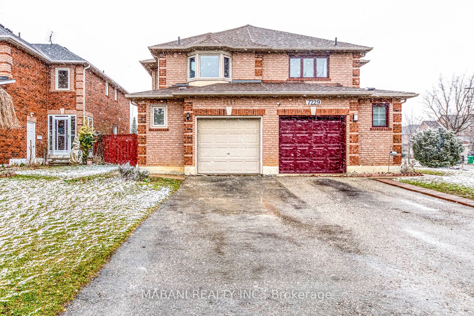 7227 Sandhurst Dr