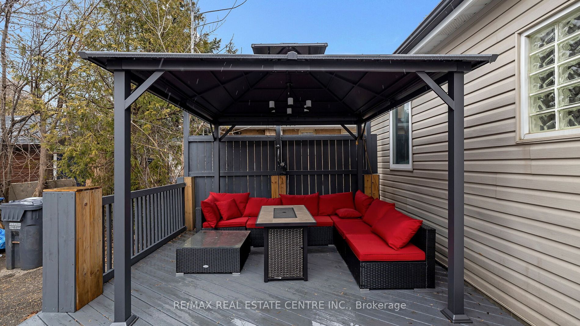 26 Clarence St