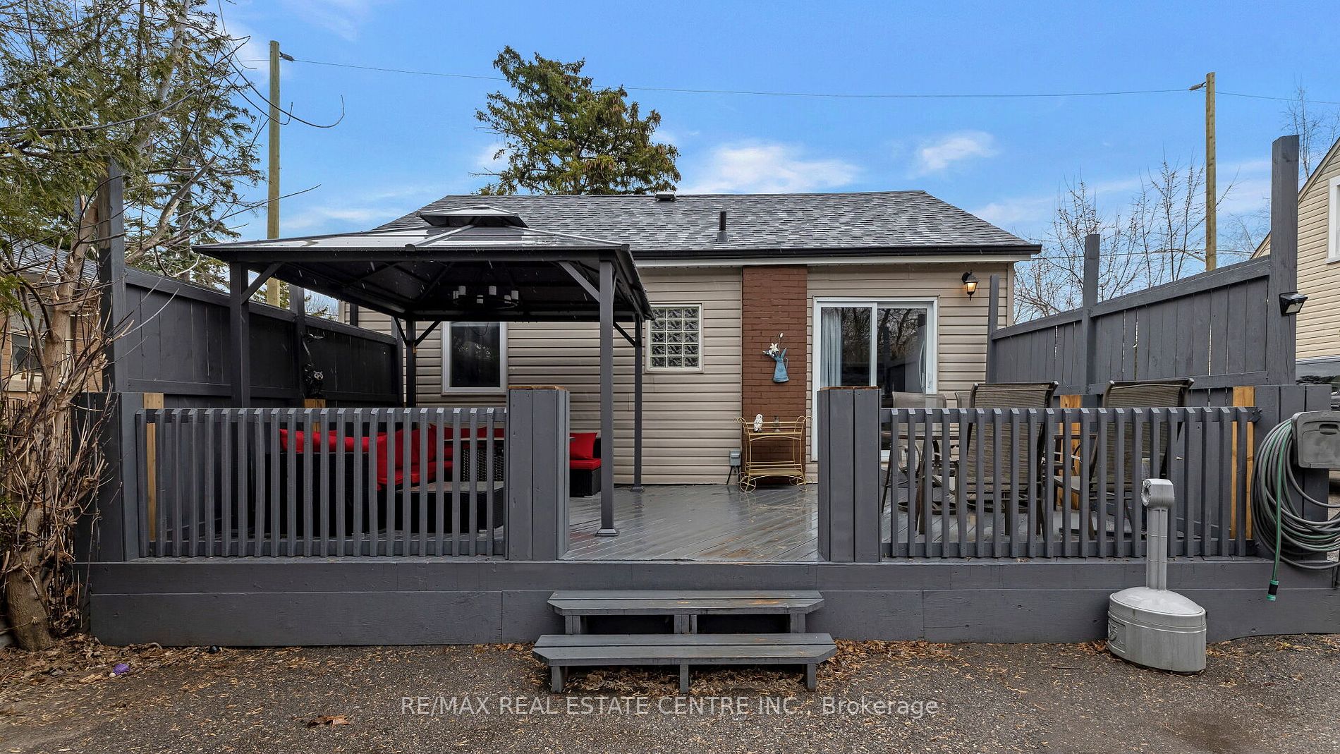 26 Clarence St