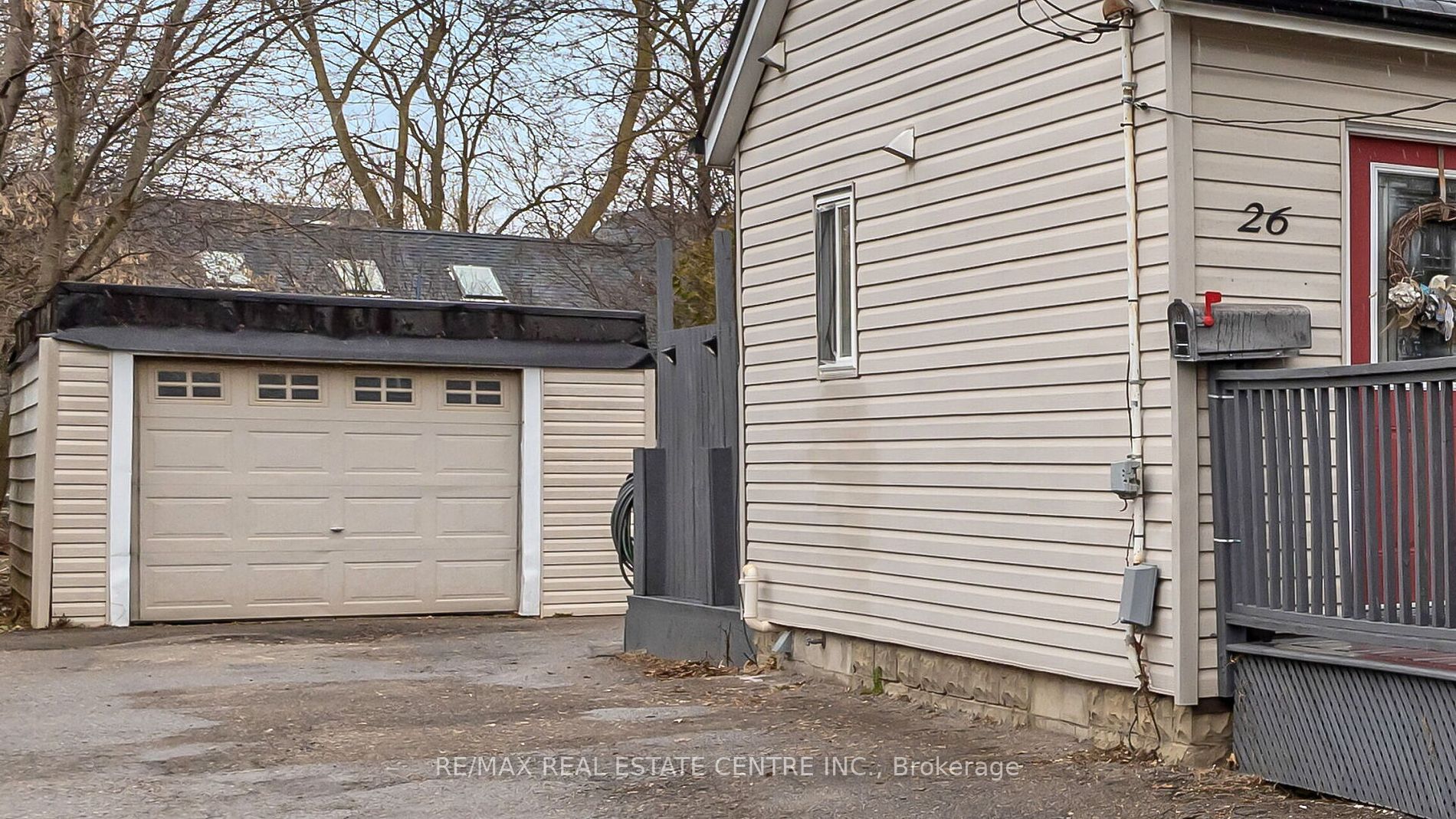 26 Clarence St