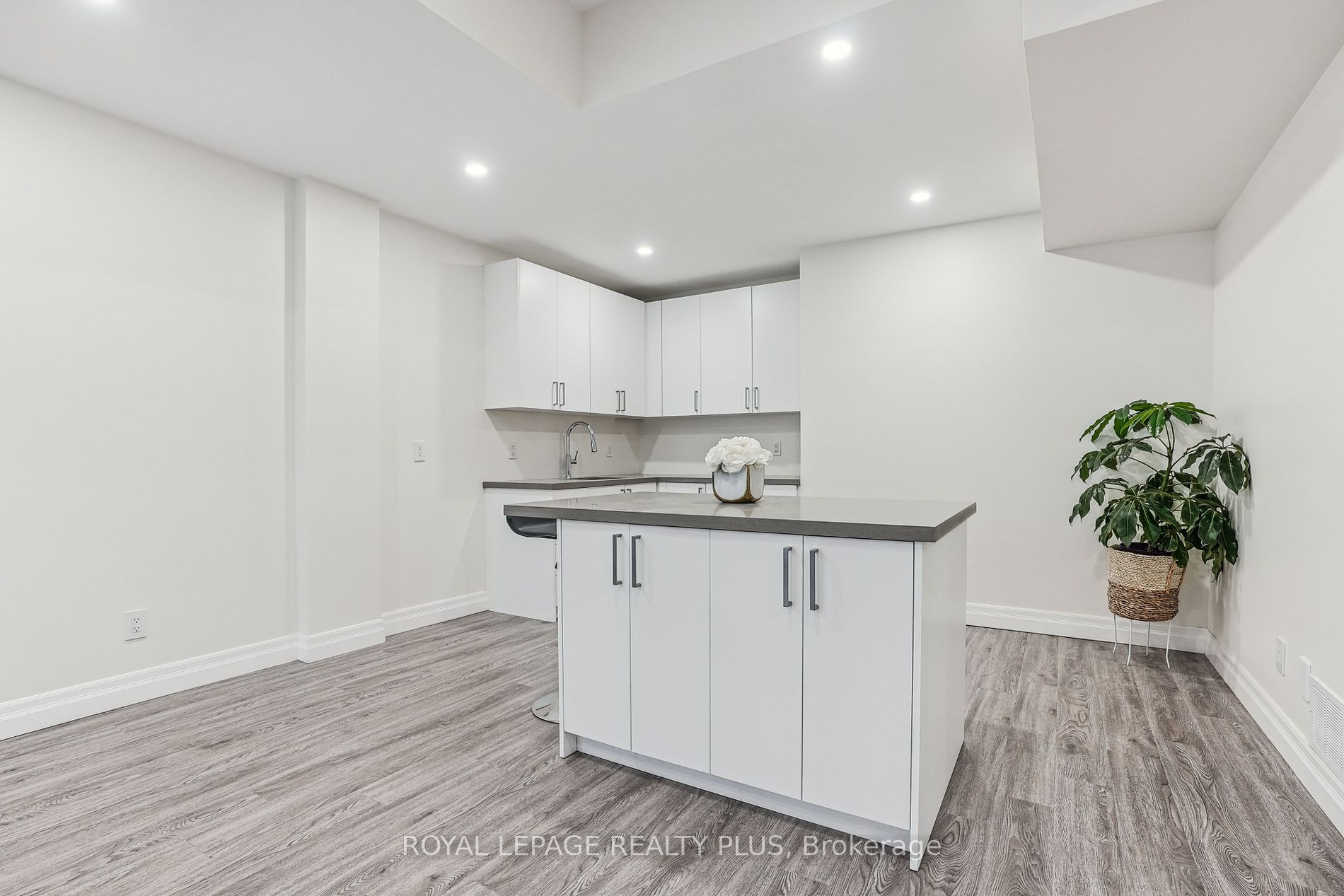 325 Ashbury Road