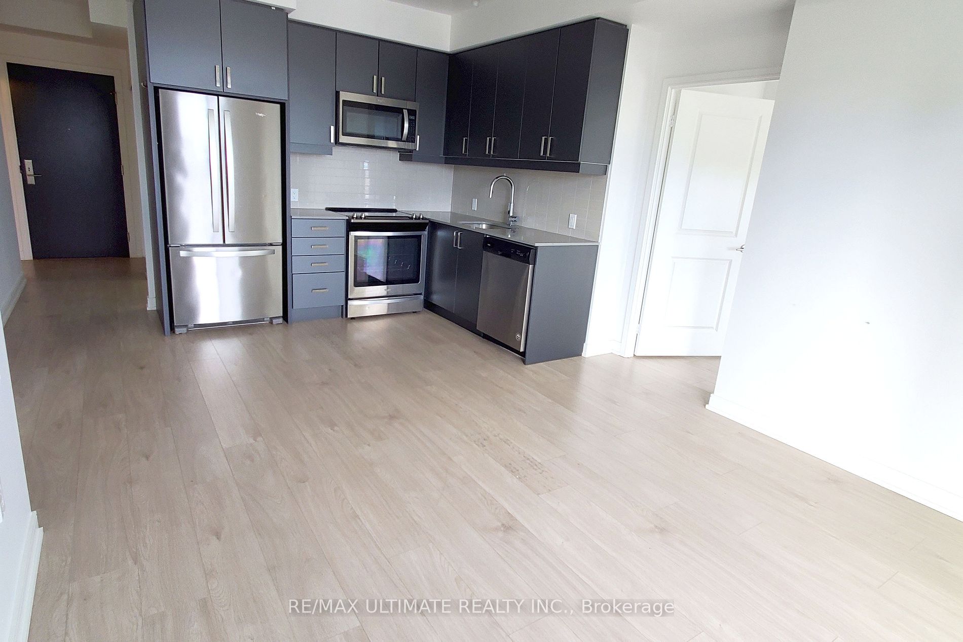 8 Nahani Way #1020