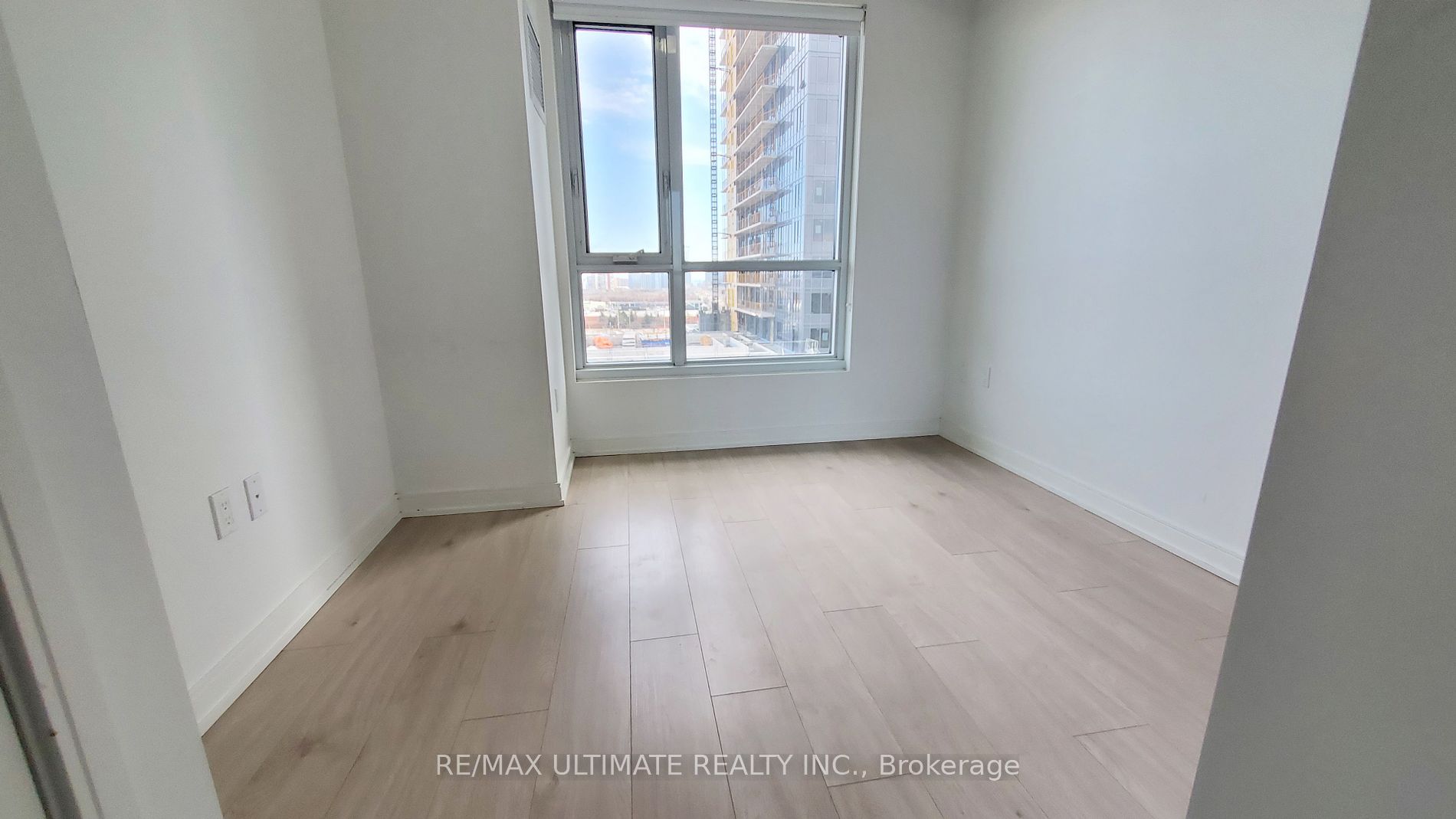8 Nahani Way #1020