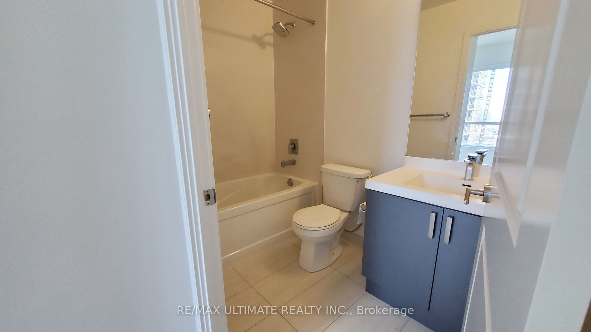 8 Nahani Way #1020