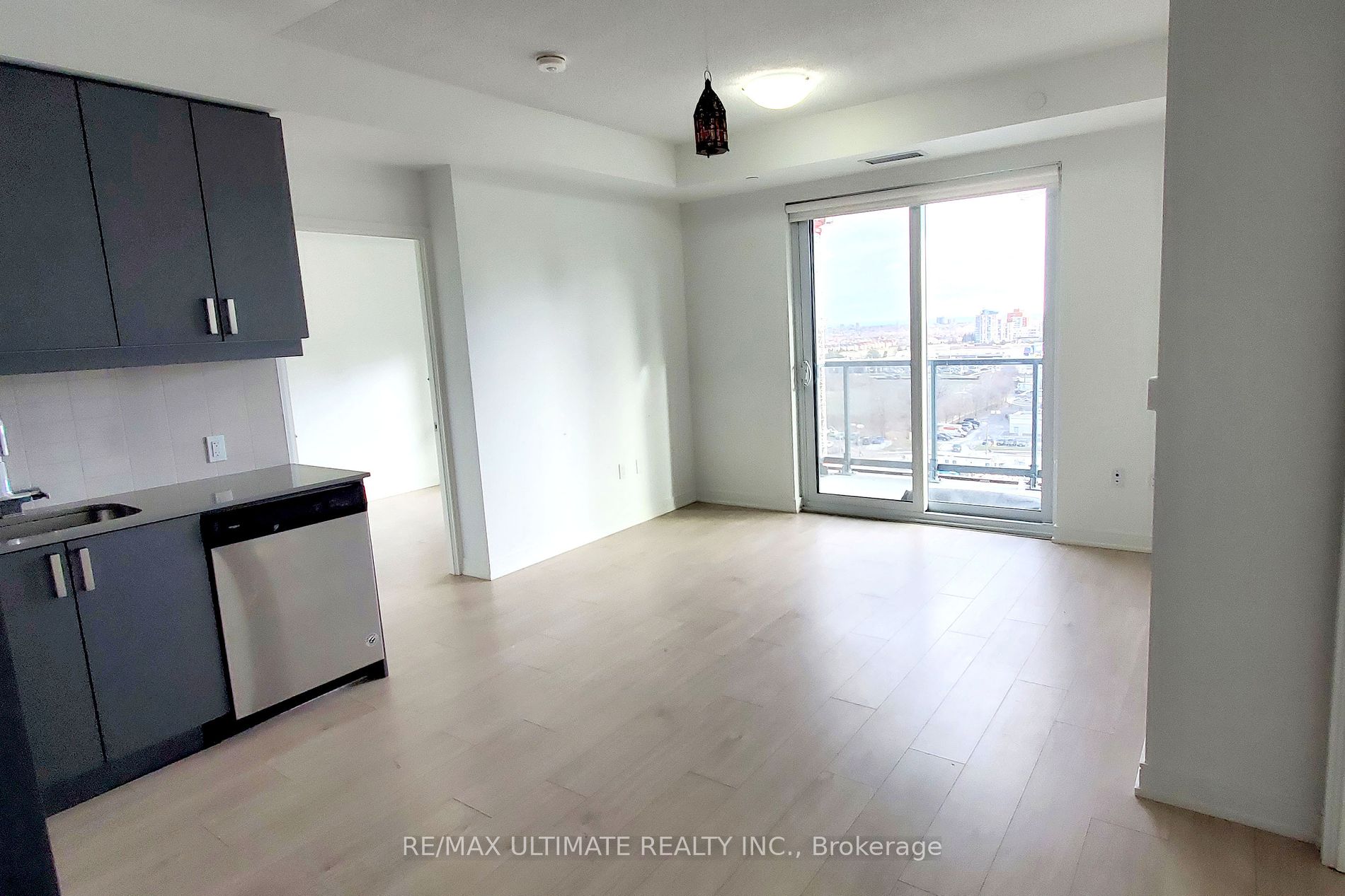 8 Nahani Way #1020