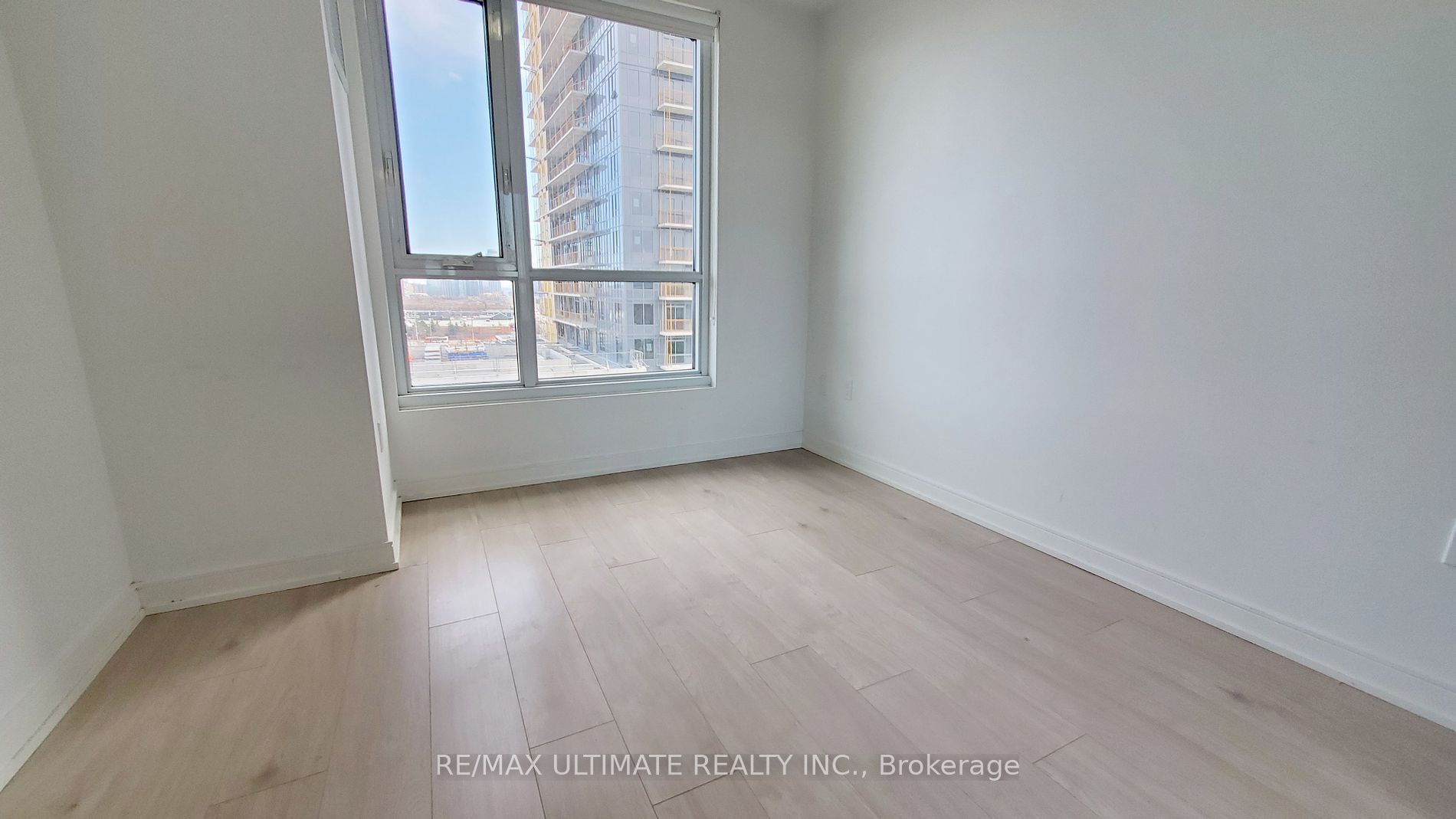 8 Nahani Way #1020