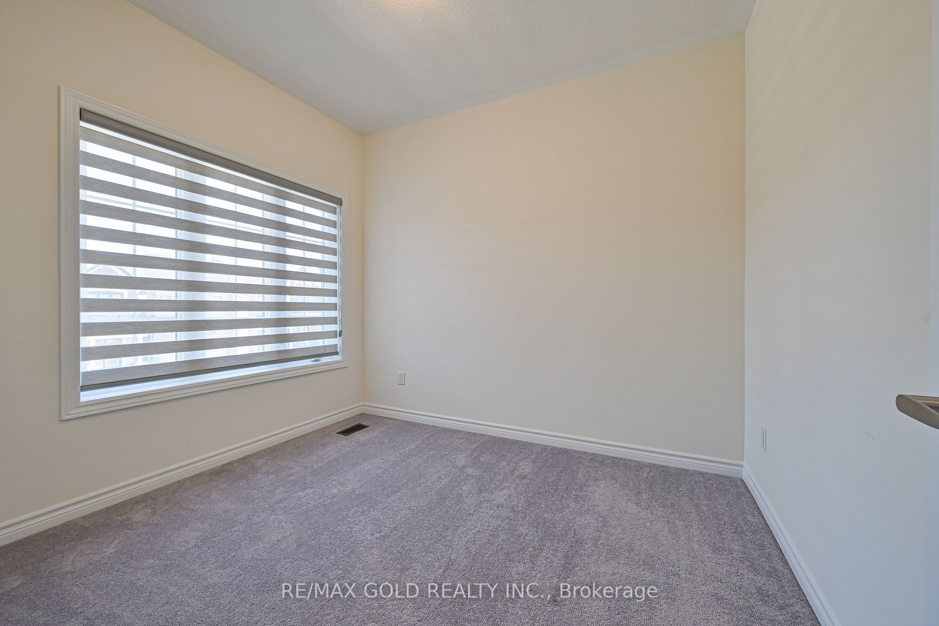 13 Eberly Woods Dr