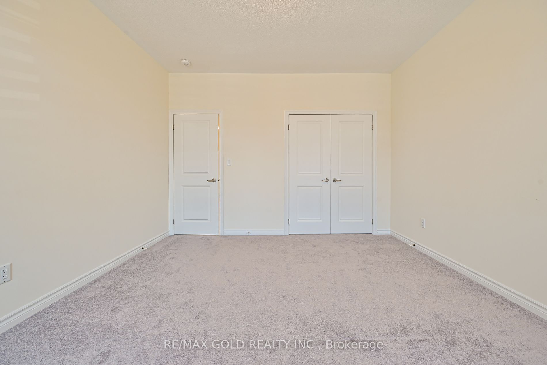 13 Eberly Woods Dr