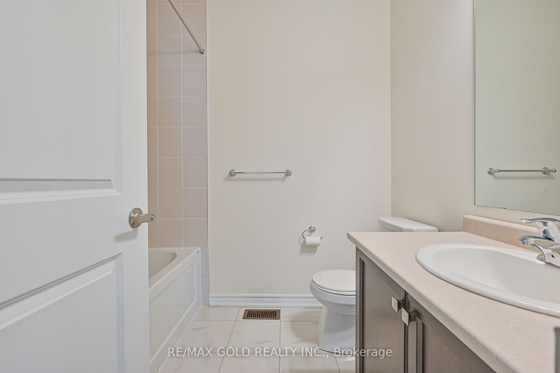 13 Eberly Woods Dr