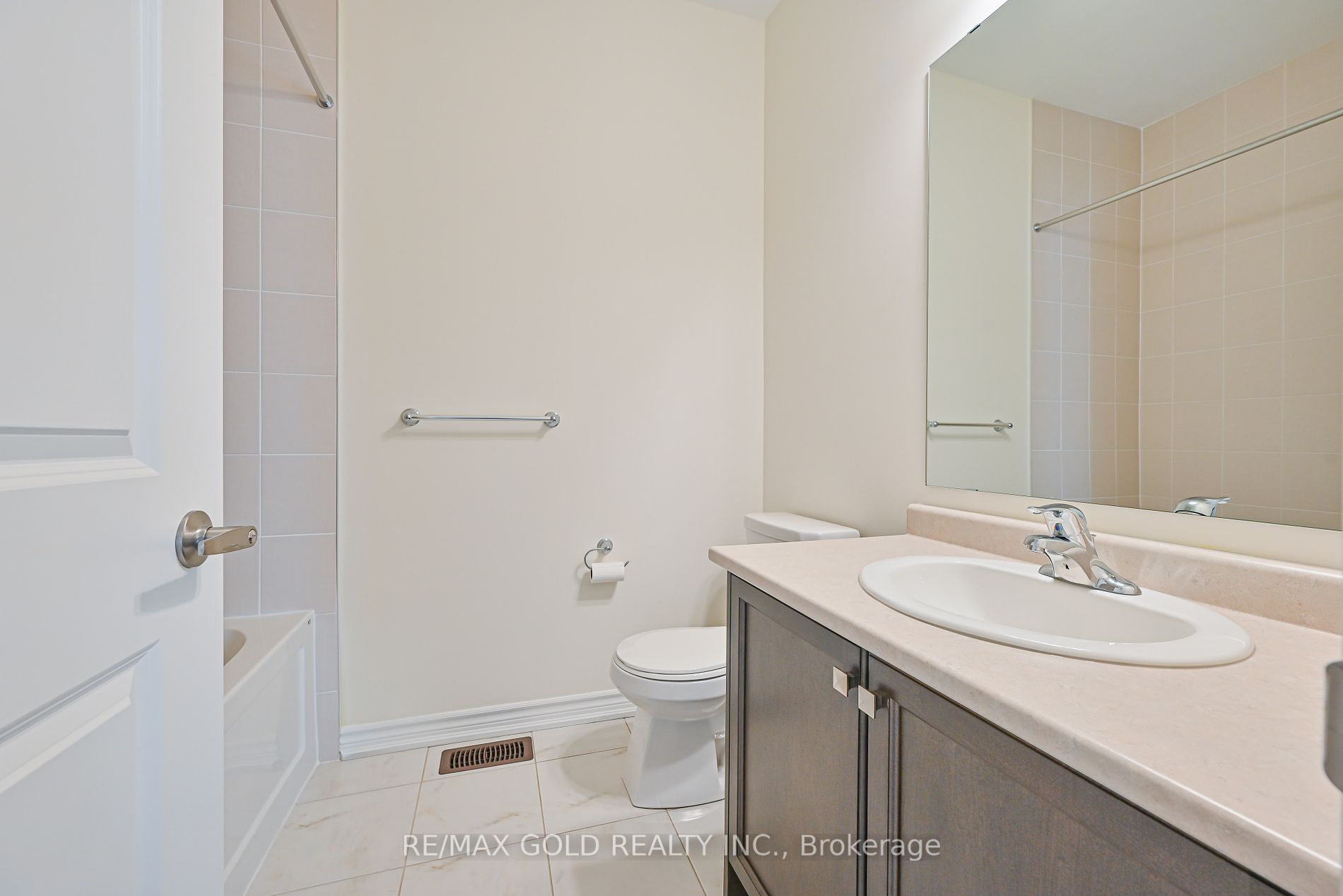 13 Eberly Woods Dr