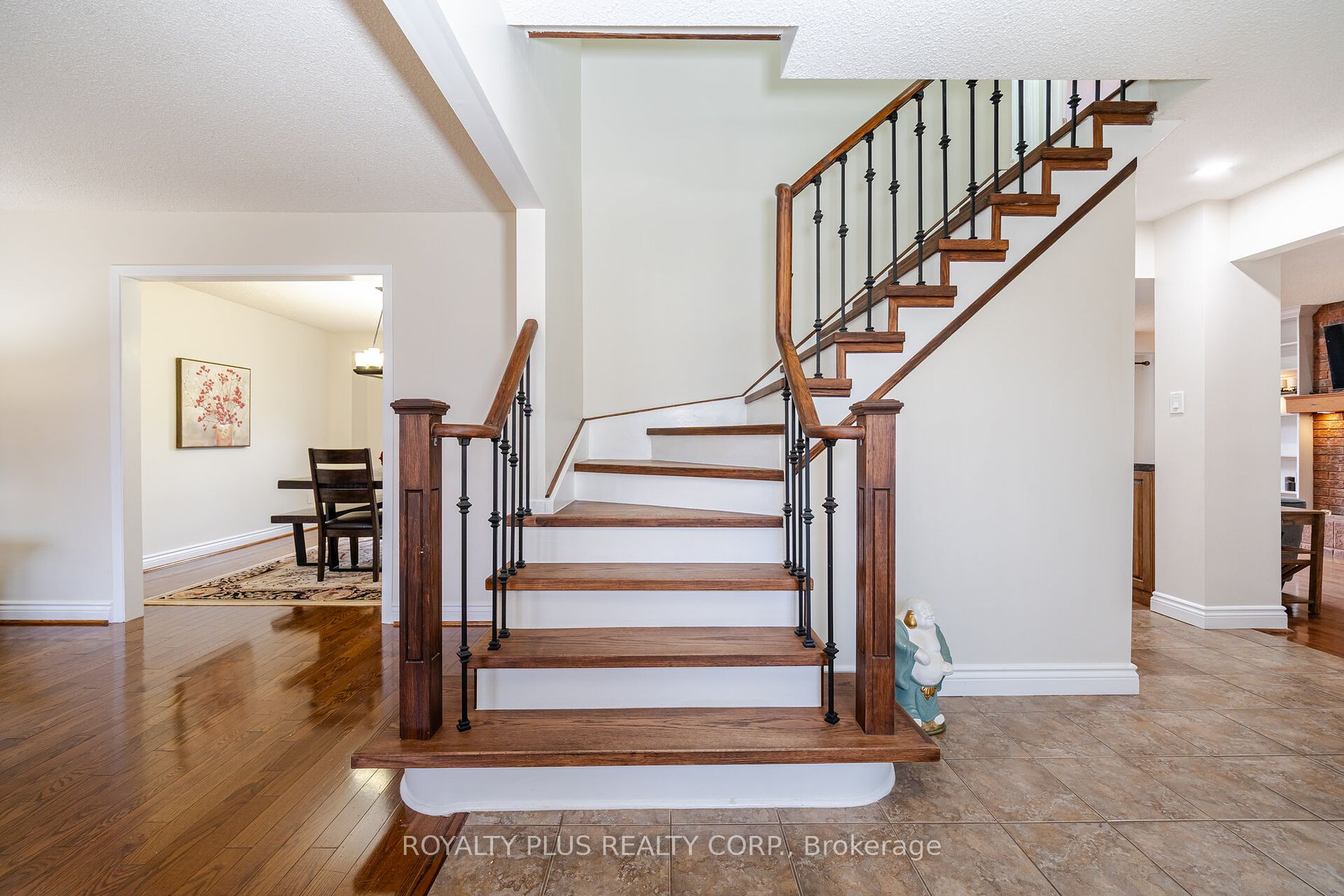 352 Hersey Cres