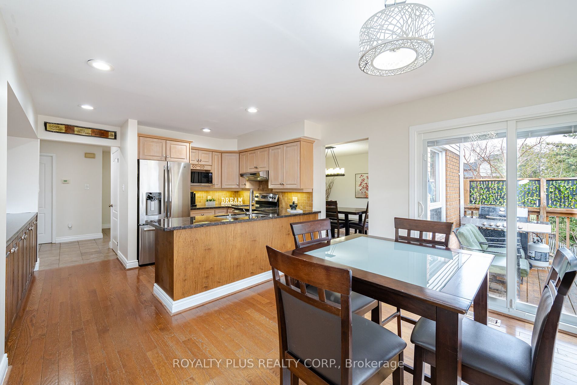 352 Hersey Cres