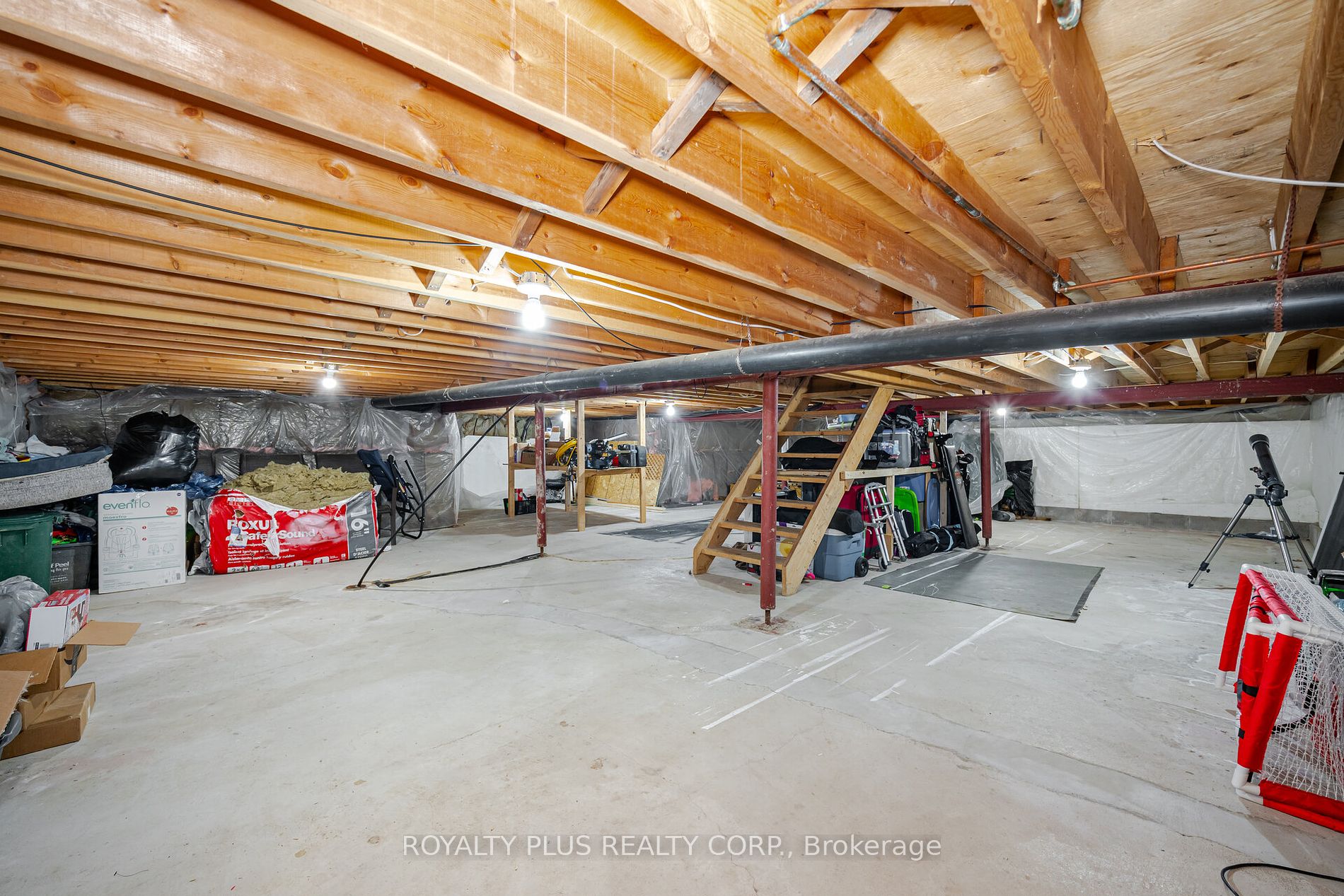 352 Hersey Cres