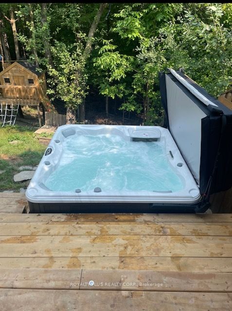 352 Hersey Cres