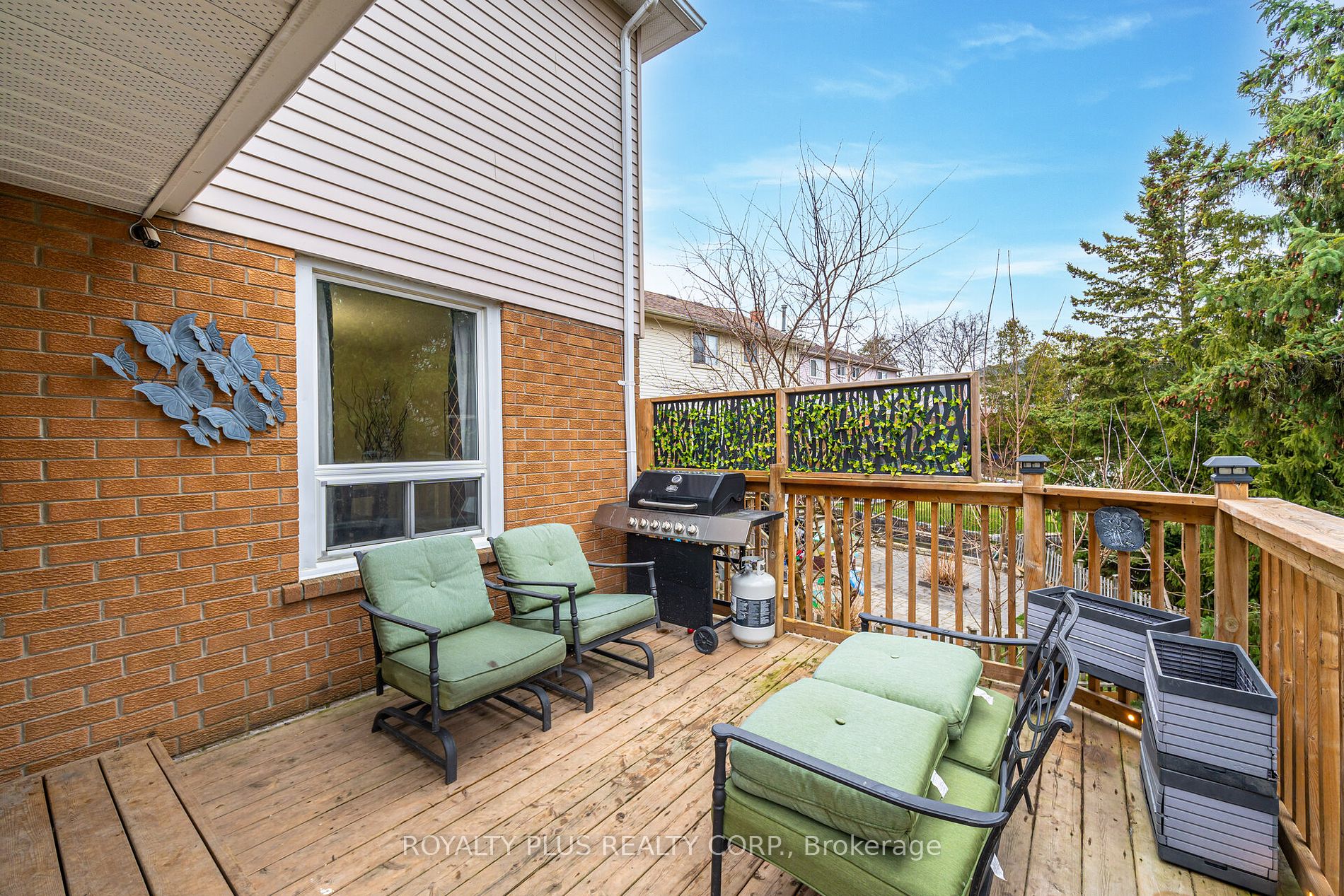 352 Hersey Cres