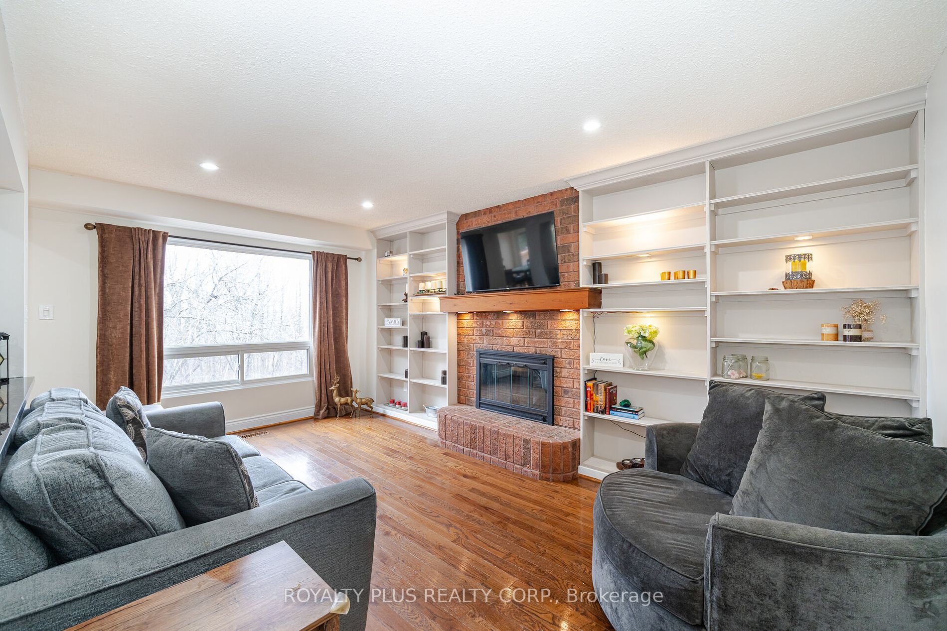352 Hersey Cres
