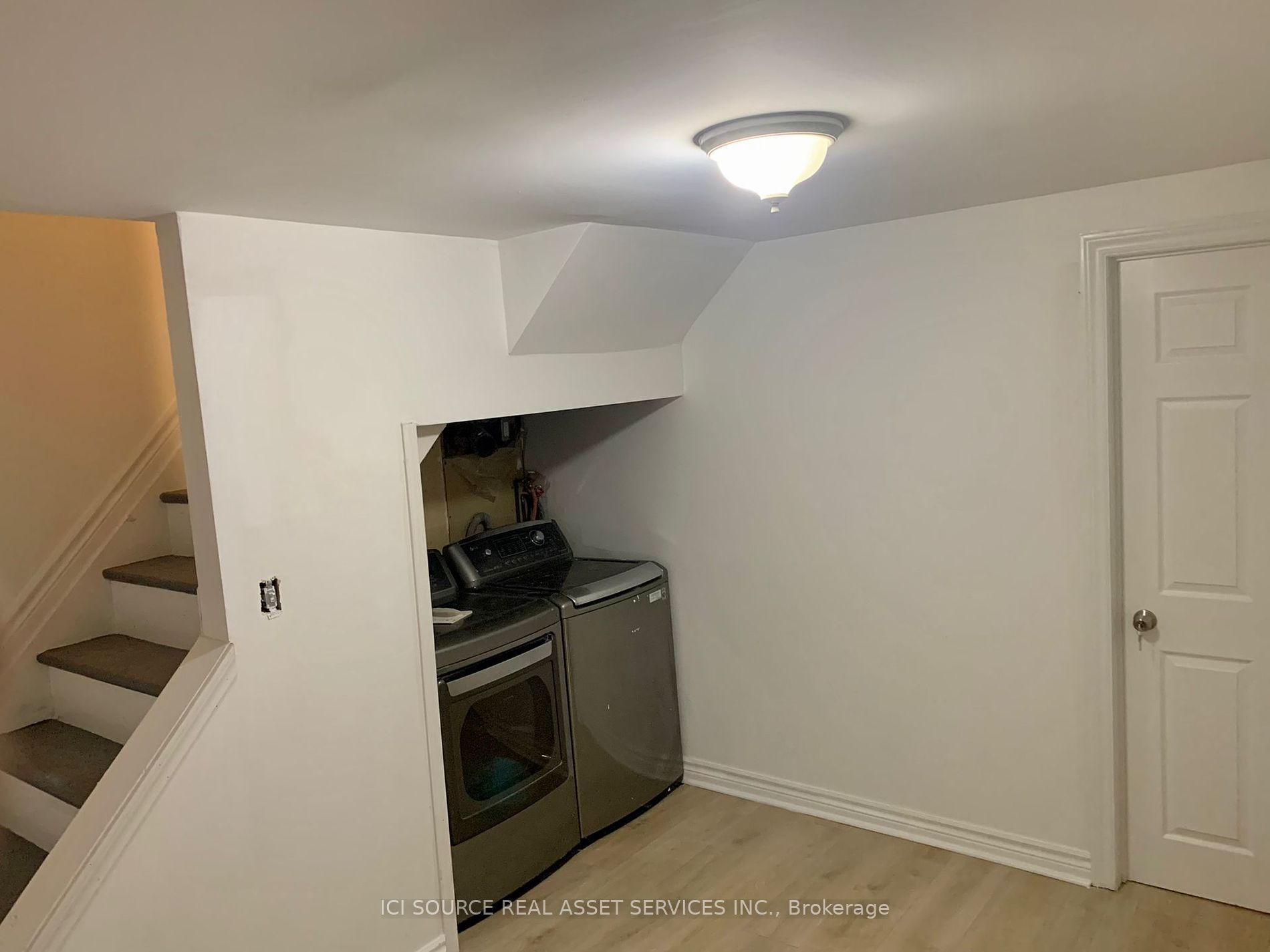 1083 Bridge Rd, #Main Fl