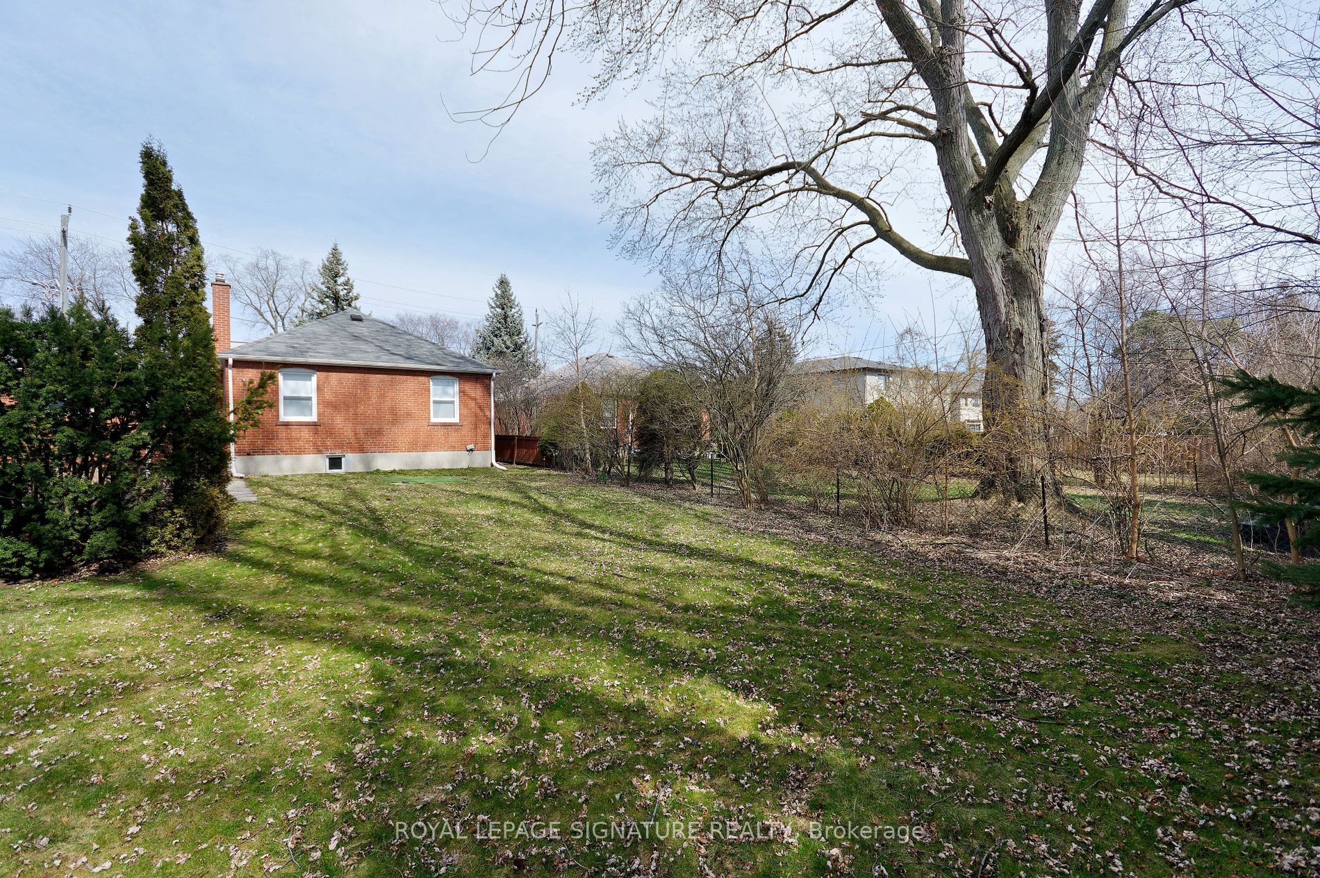 32 Pine Ave N