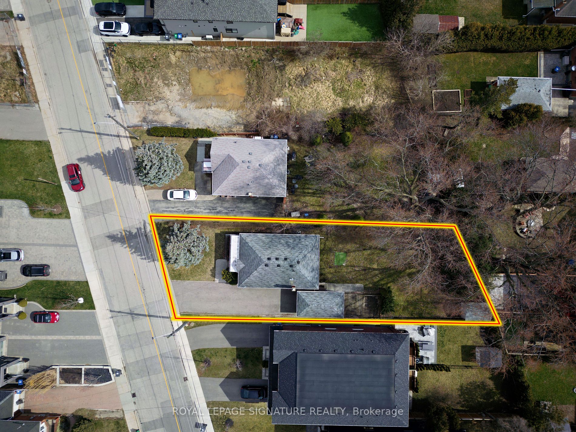 32 Pine Ave N