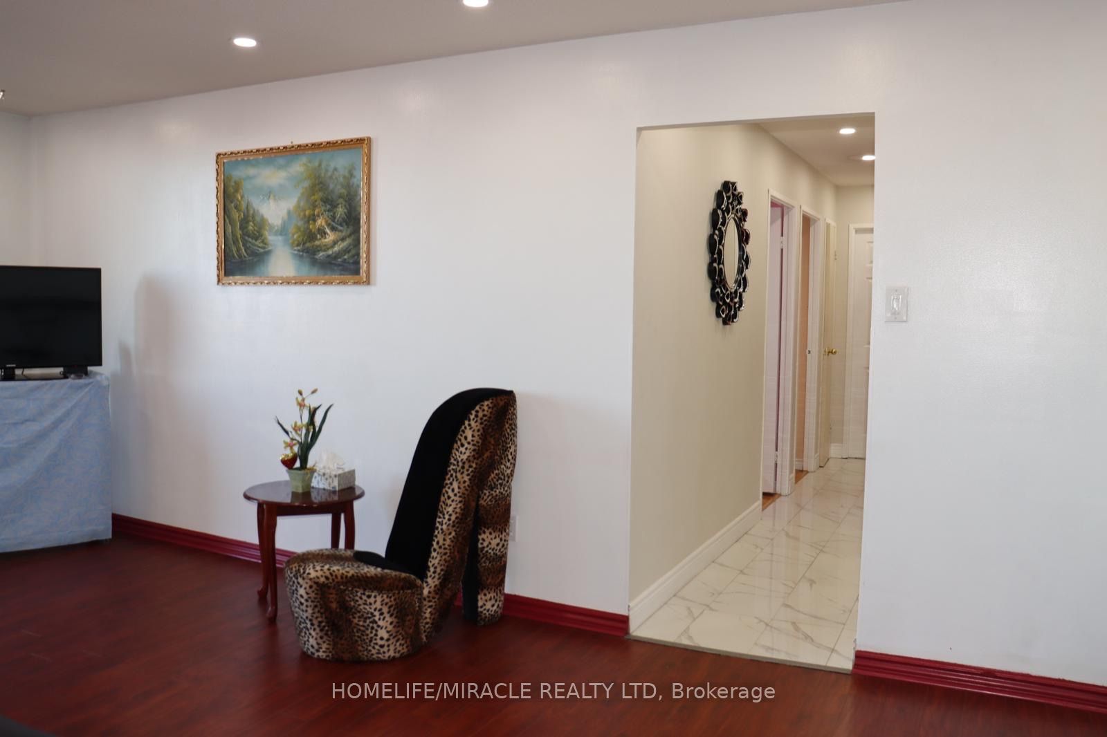 3533 Derry Rd E, #608