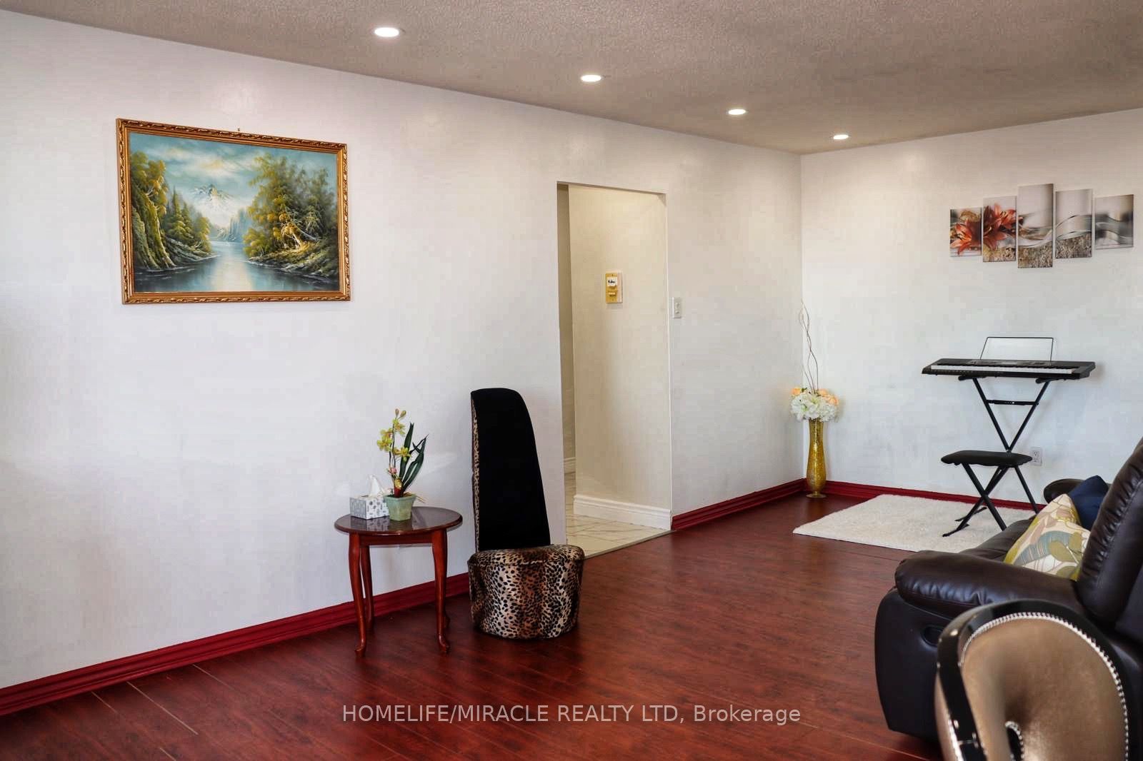 3533 Derry Rd E, #608