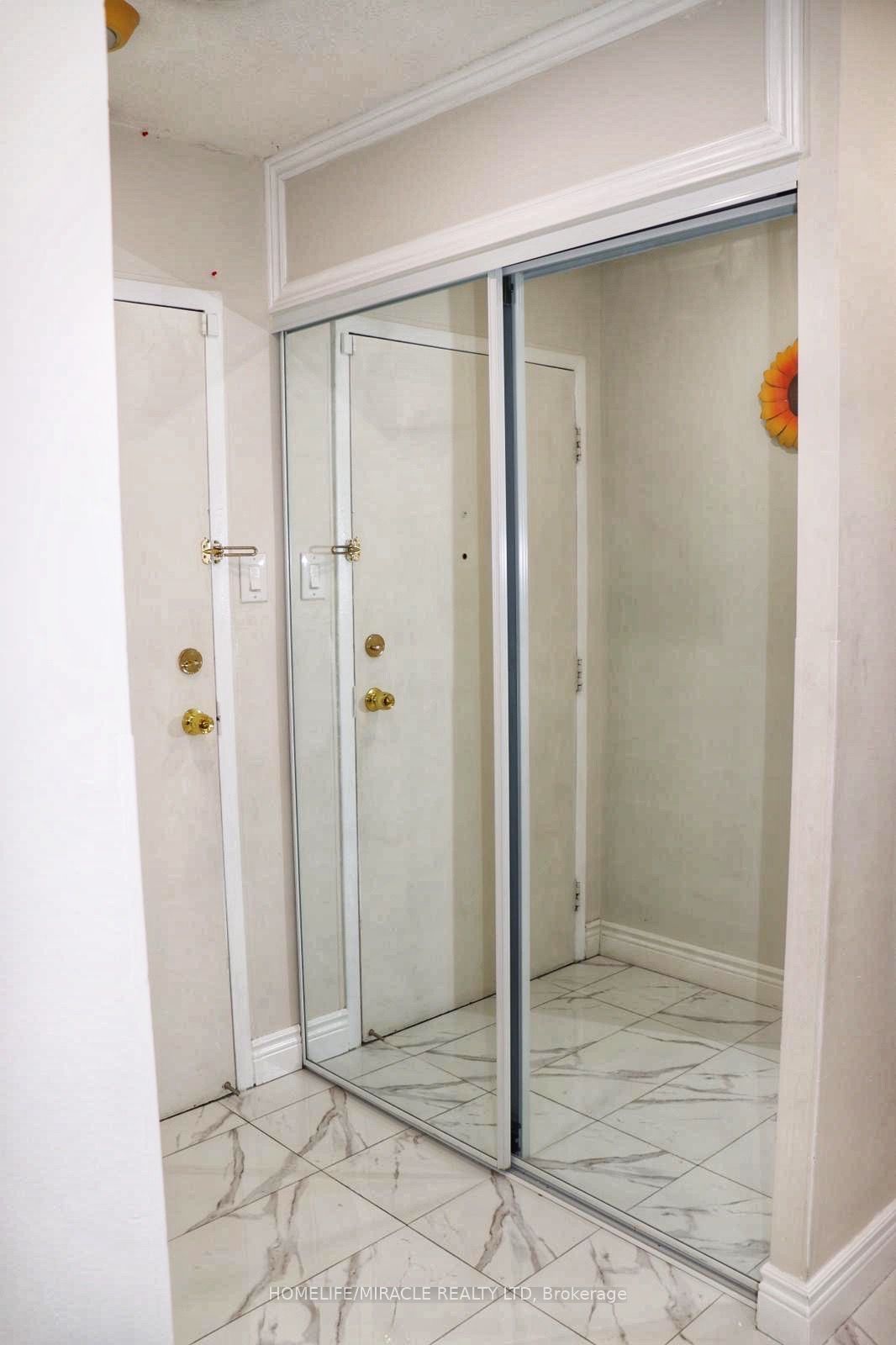 3533 Derry Rd E, #608