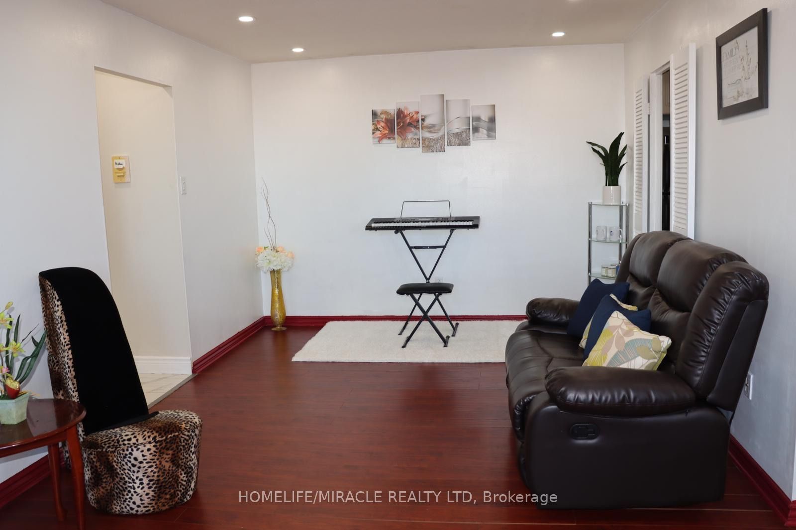 3533 Derry Rd E, #608