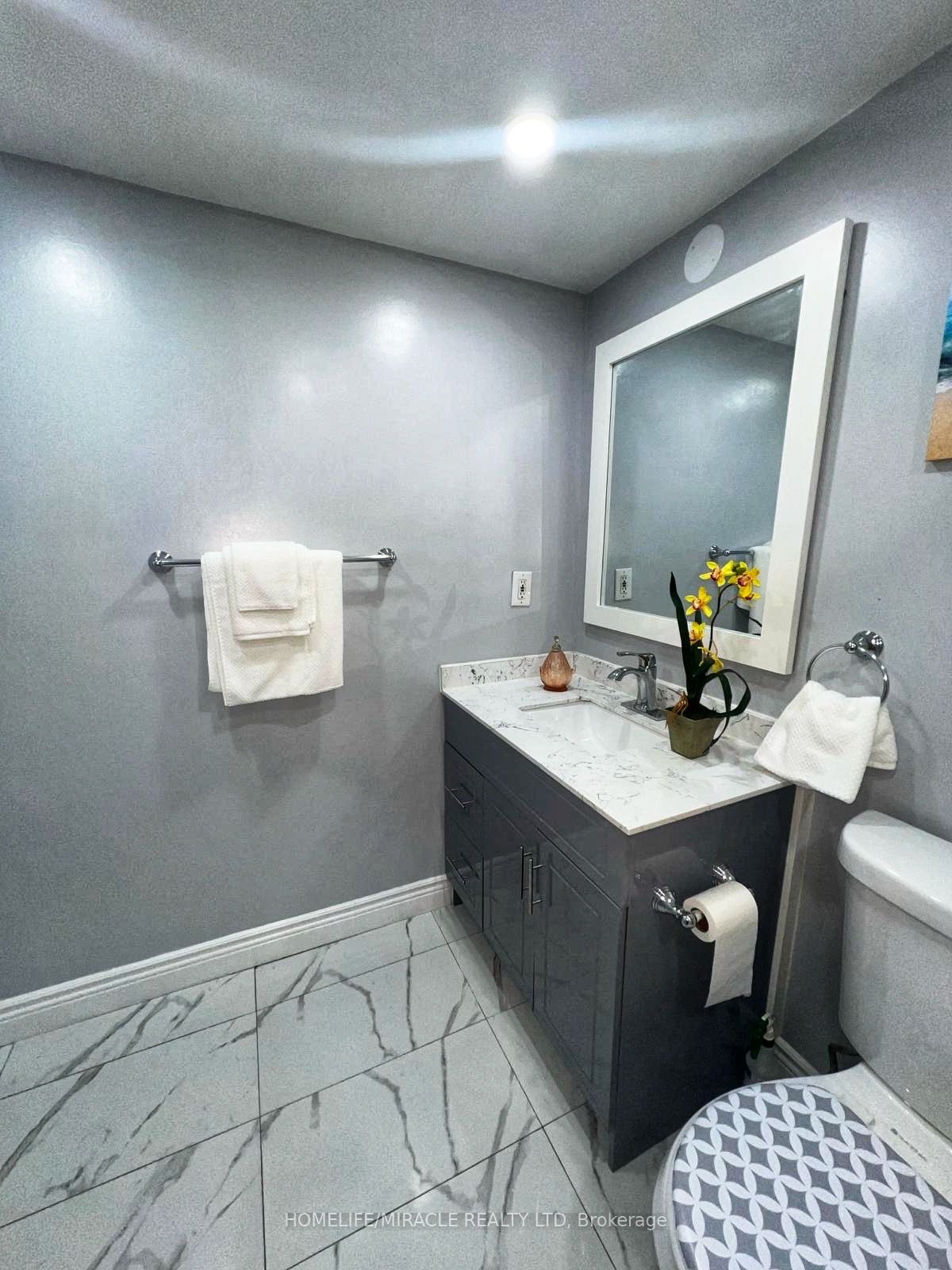 3533 Derry Rd E, #608