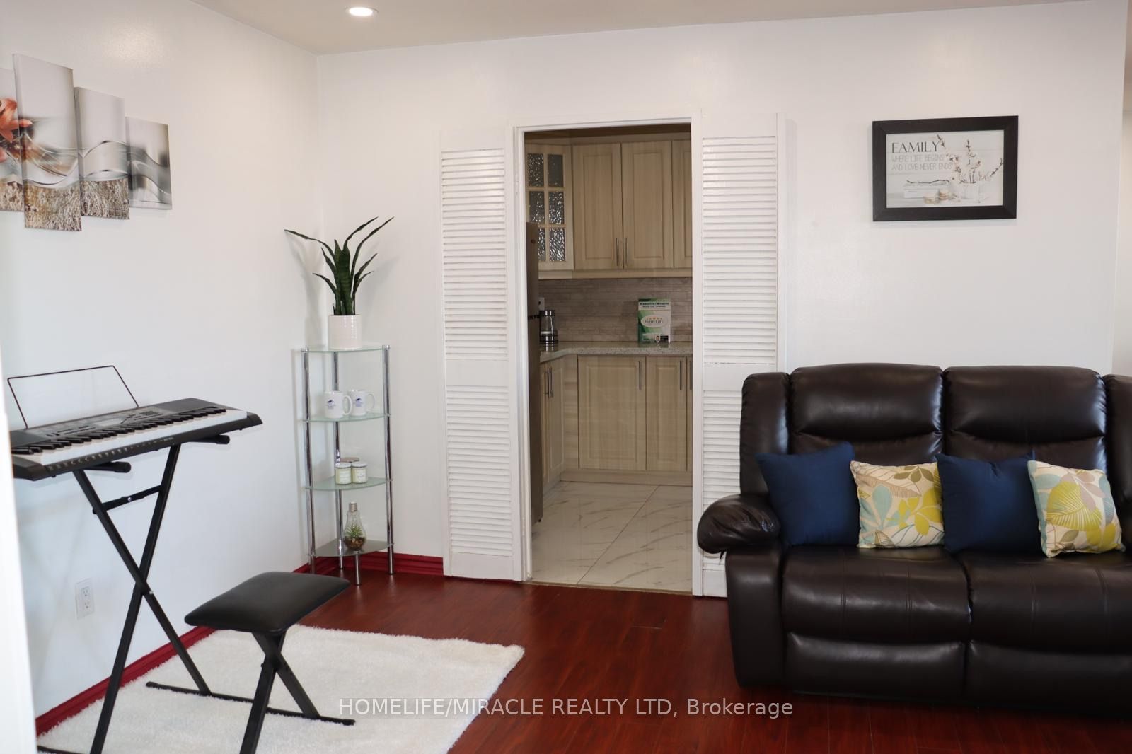 3533 Derry Rd E, #608