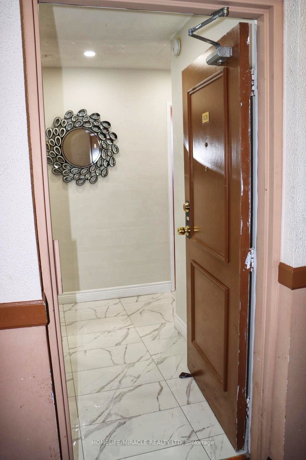 3533 Derry Rd E, #608