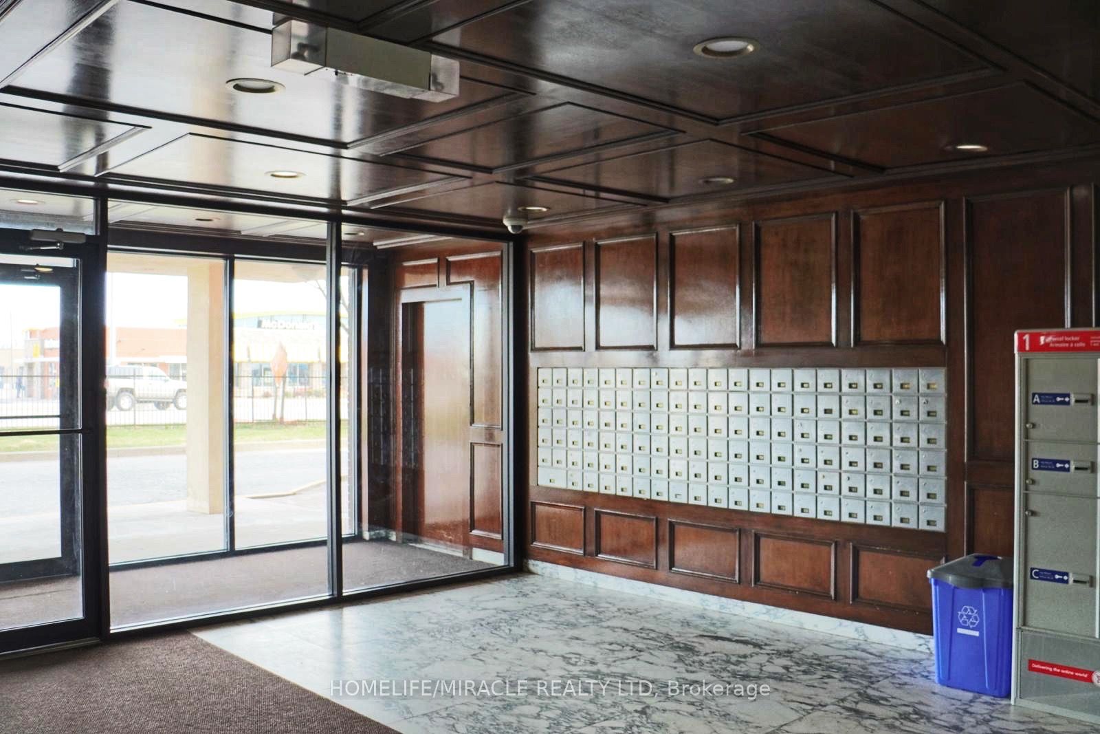 3533 Derry Rd E, #608