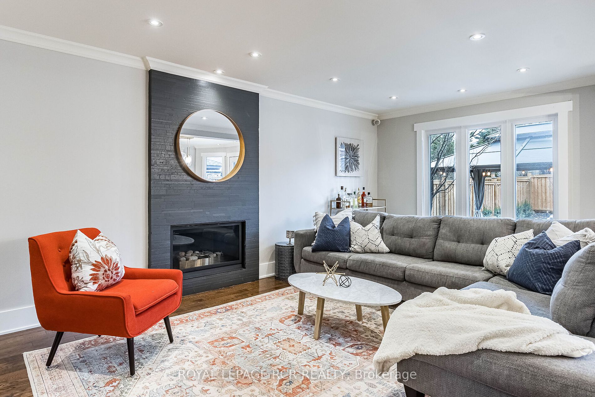 20 Kingsgate Pl