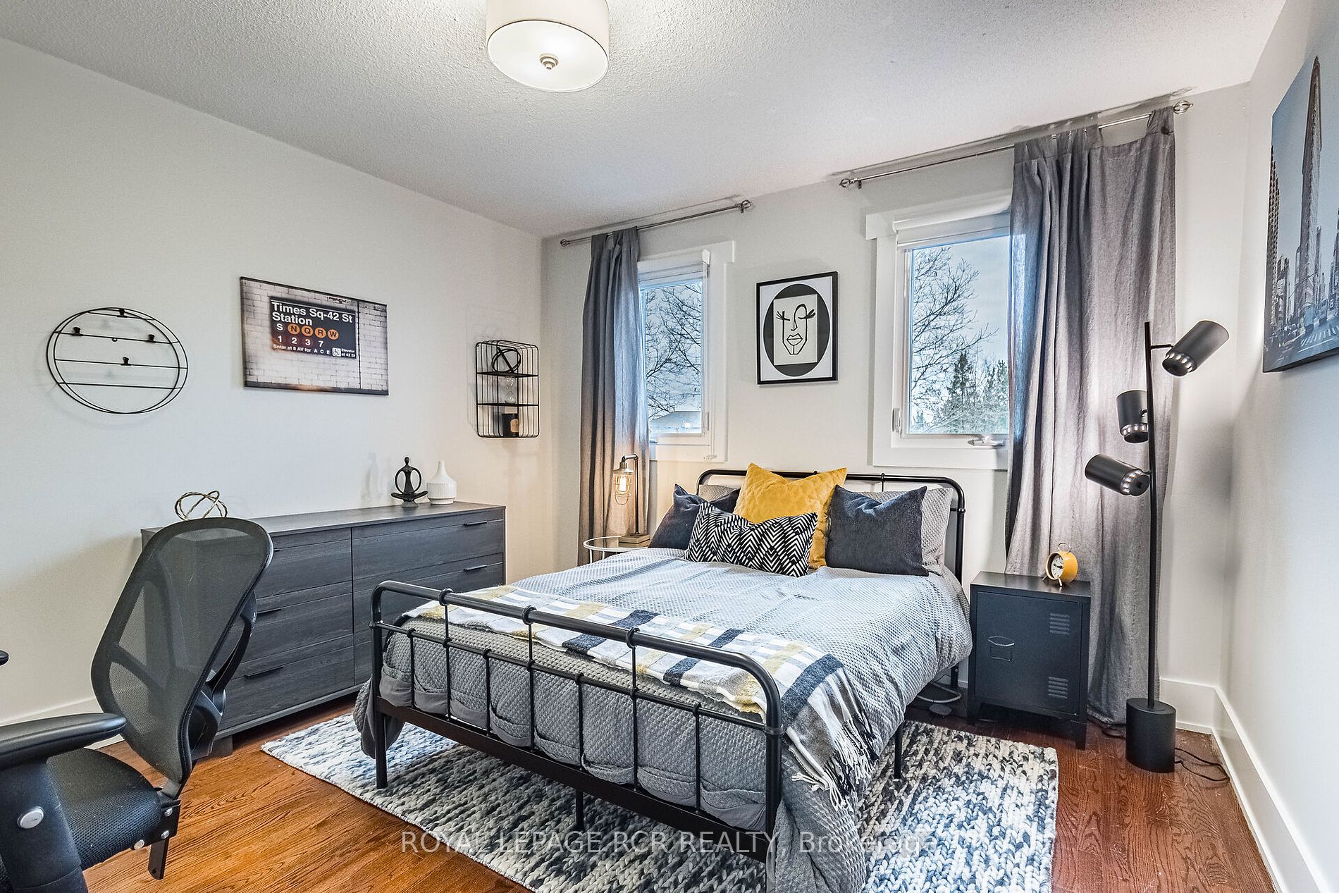 20 Kingsgate Pl