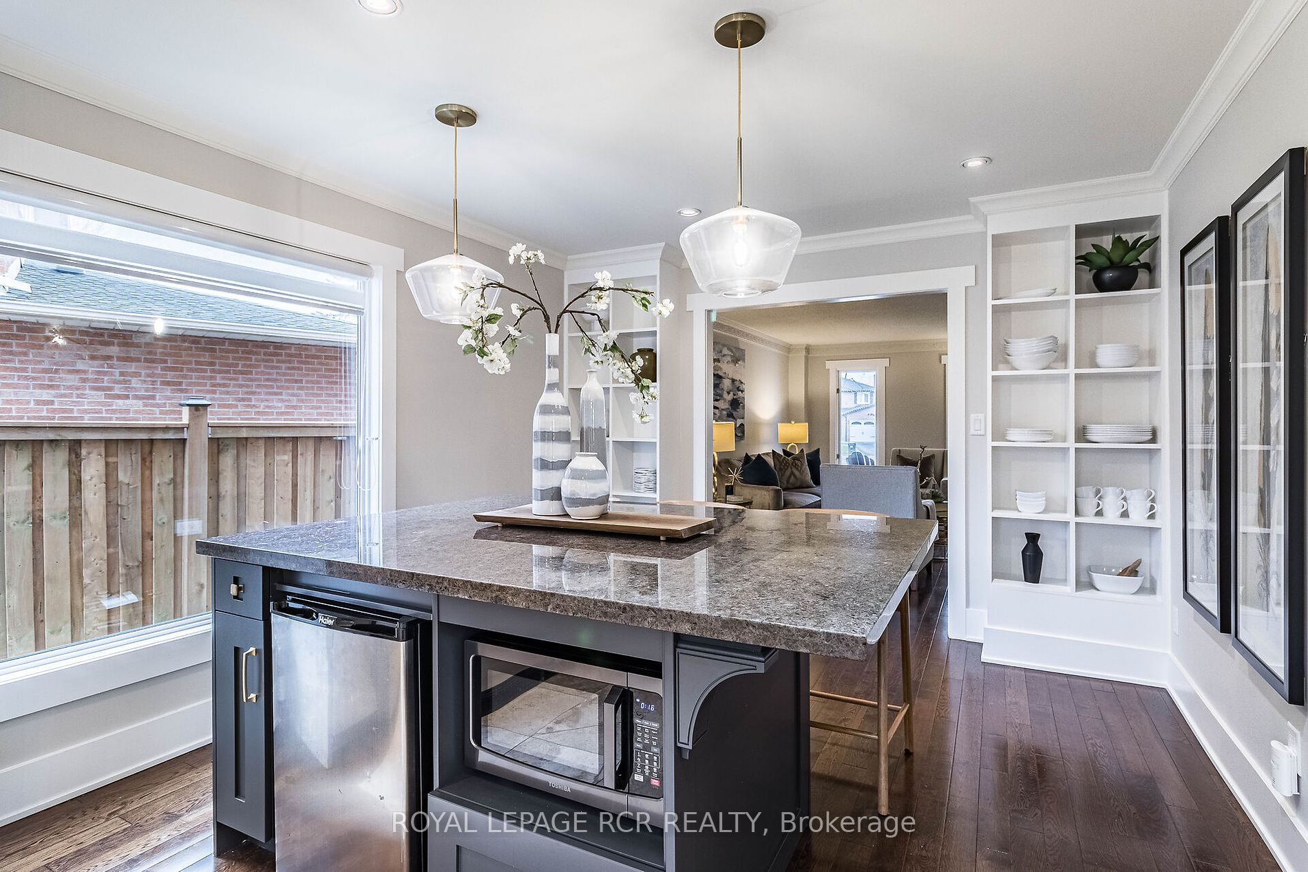 20 Kingsgate Pl