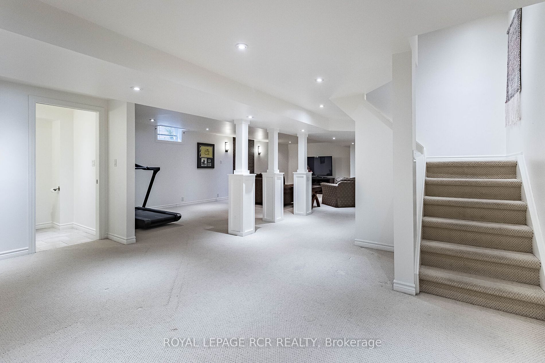 20 Kingsgate Pl