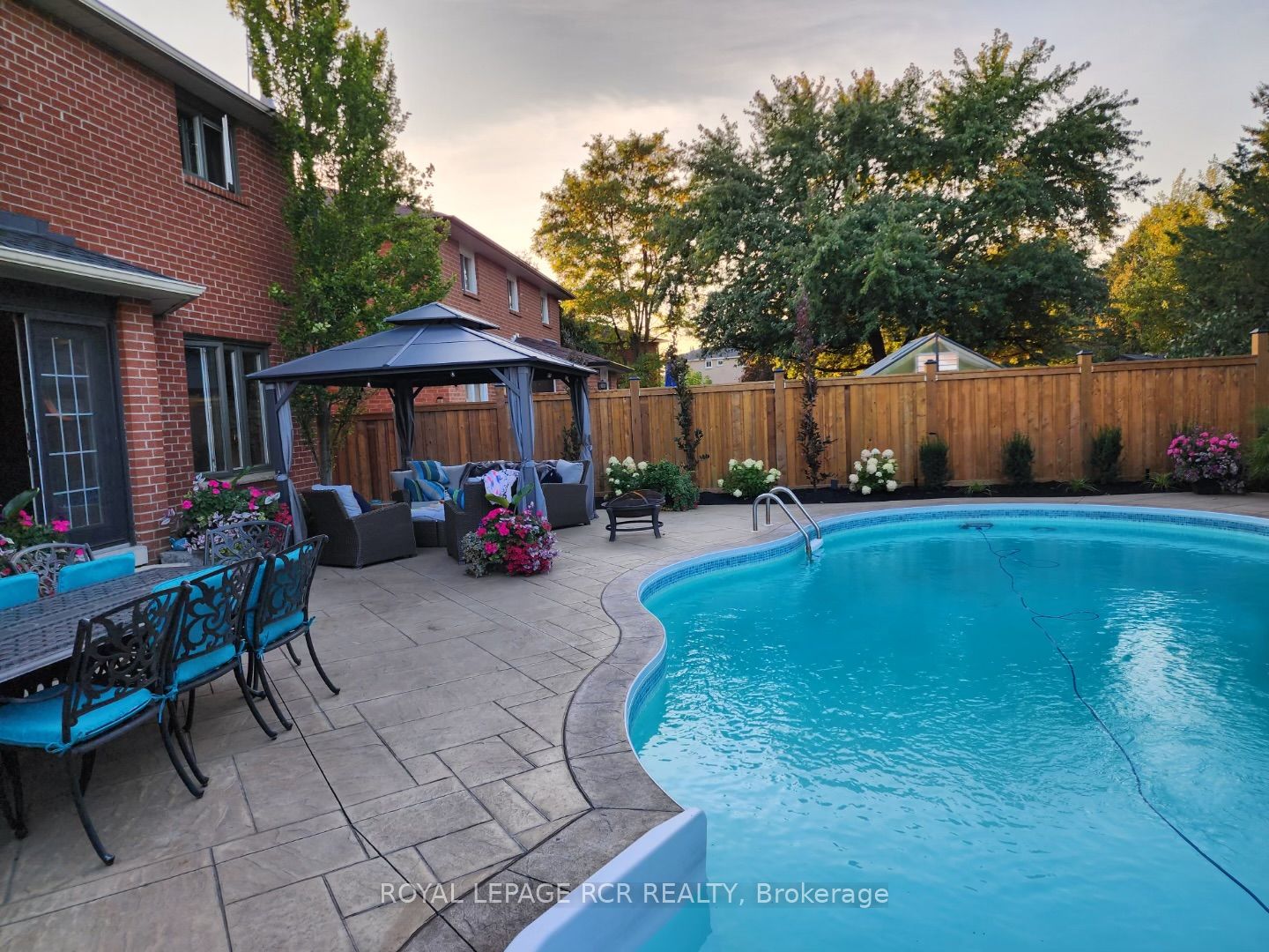 20 Kingsgate Pl