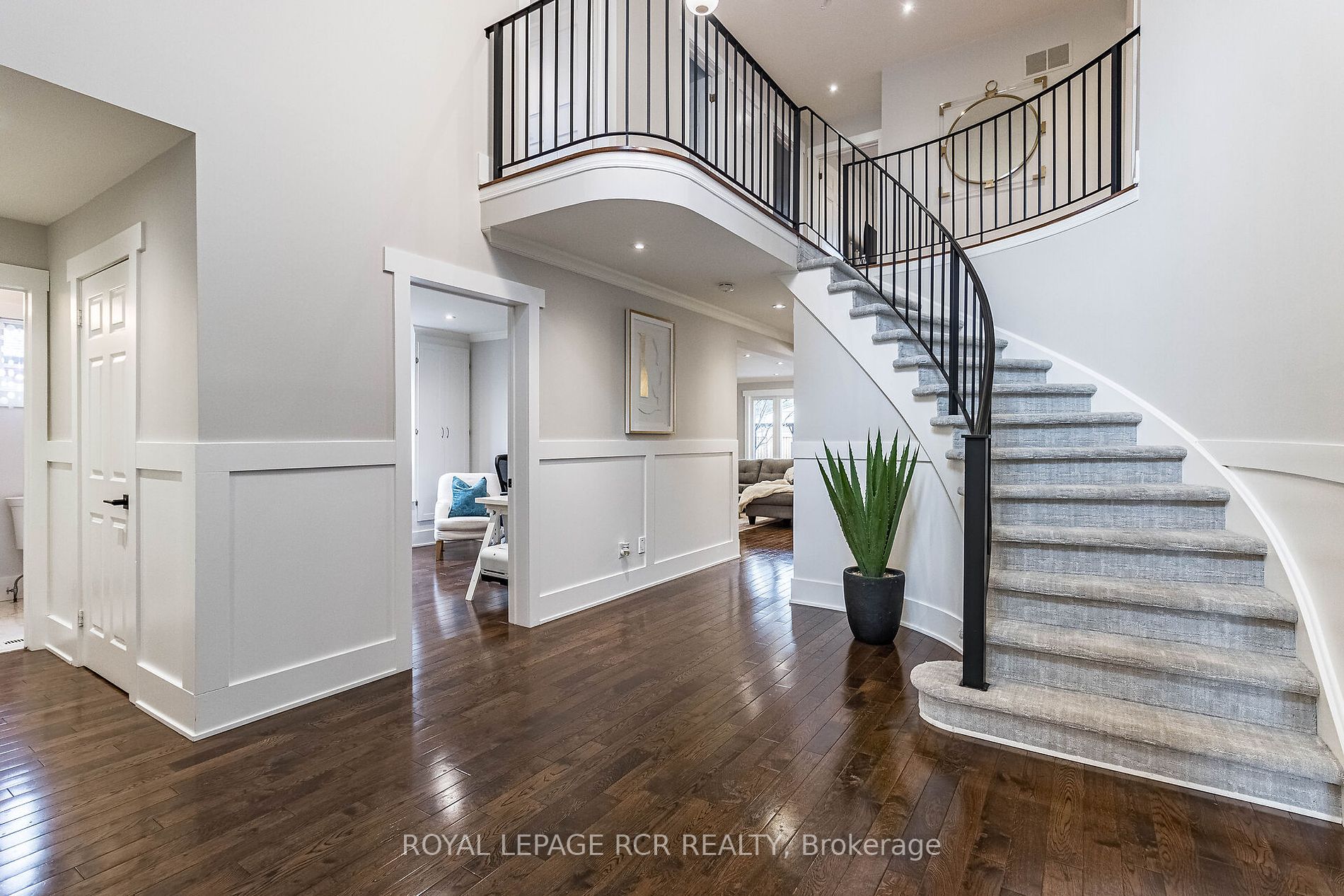 20 Kingsgate Pl