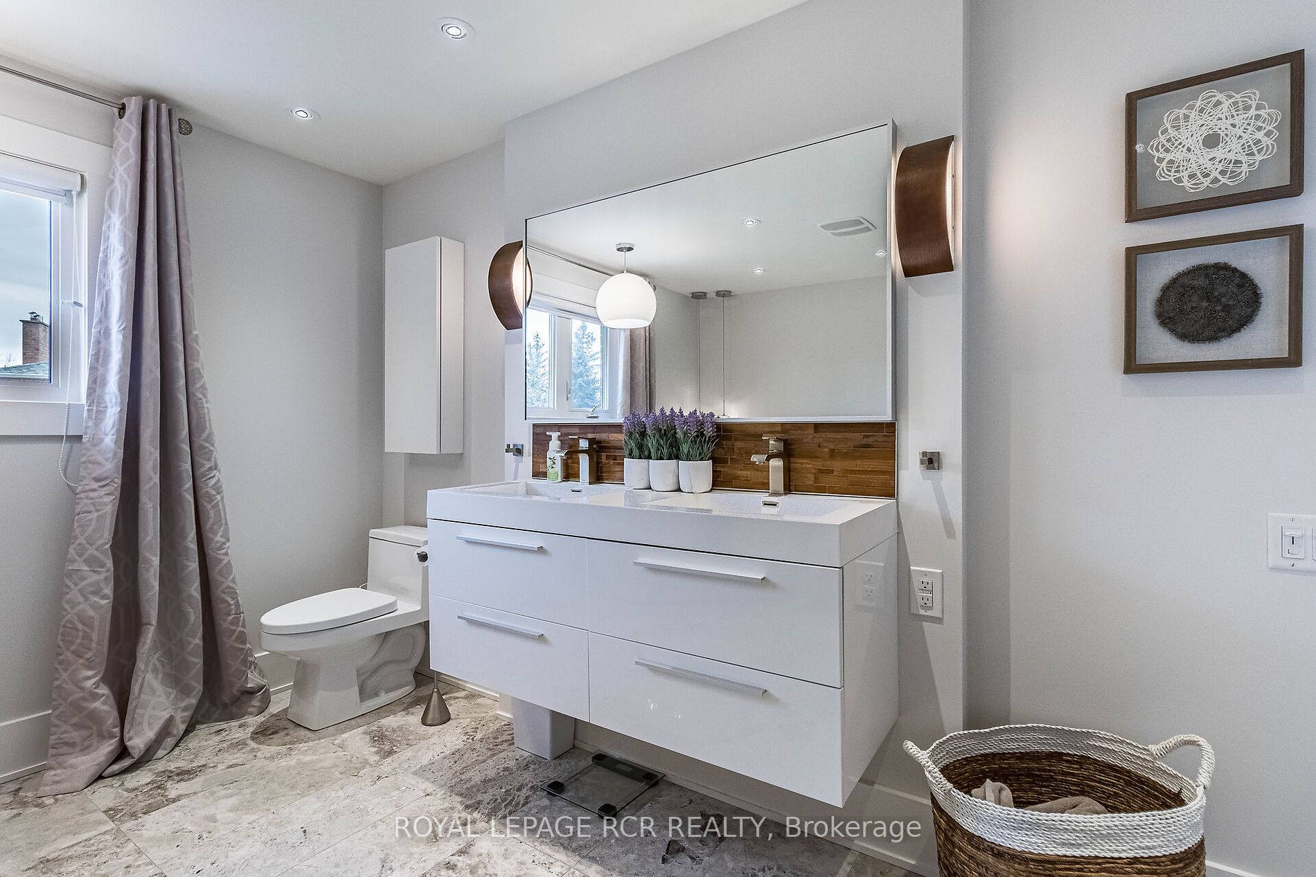 20 Kingsgate Pl